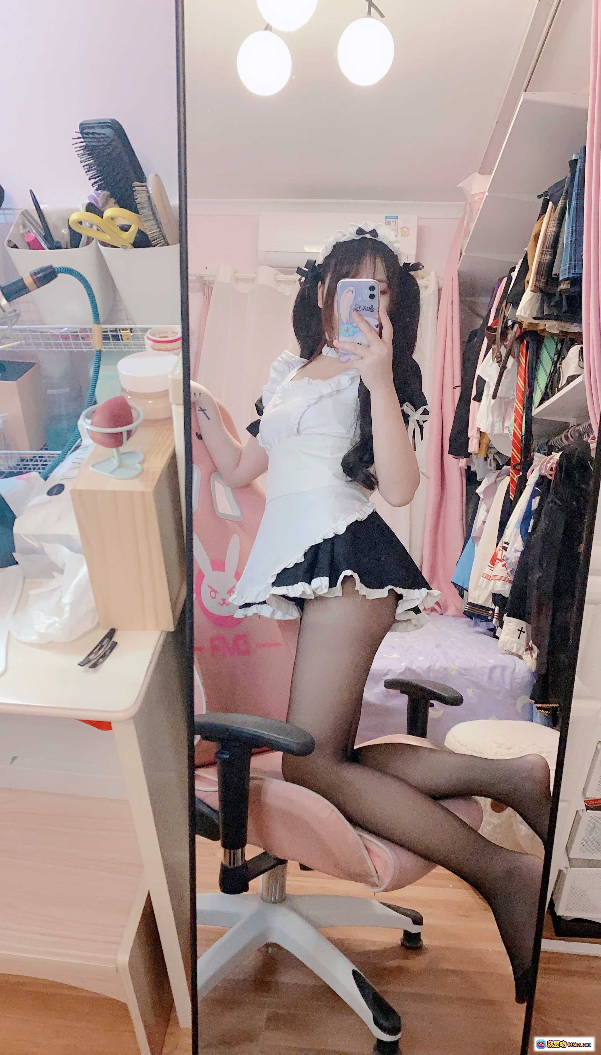 图片[4] - 古川NO.038黑丝女仆写真49P – 甜美少女卧室自拍 粉色房间黑丝美腿女仆装私房照 - 就要吻