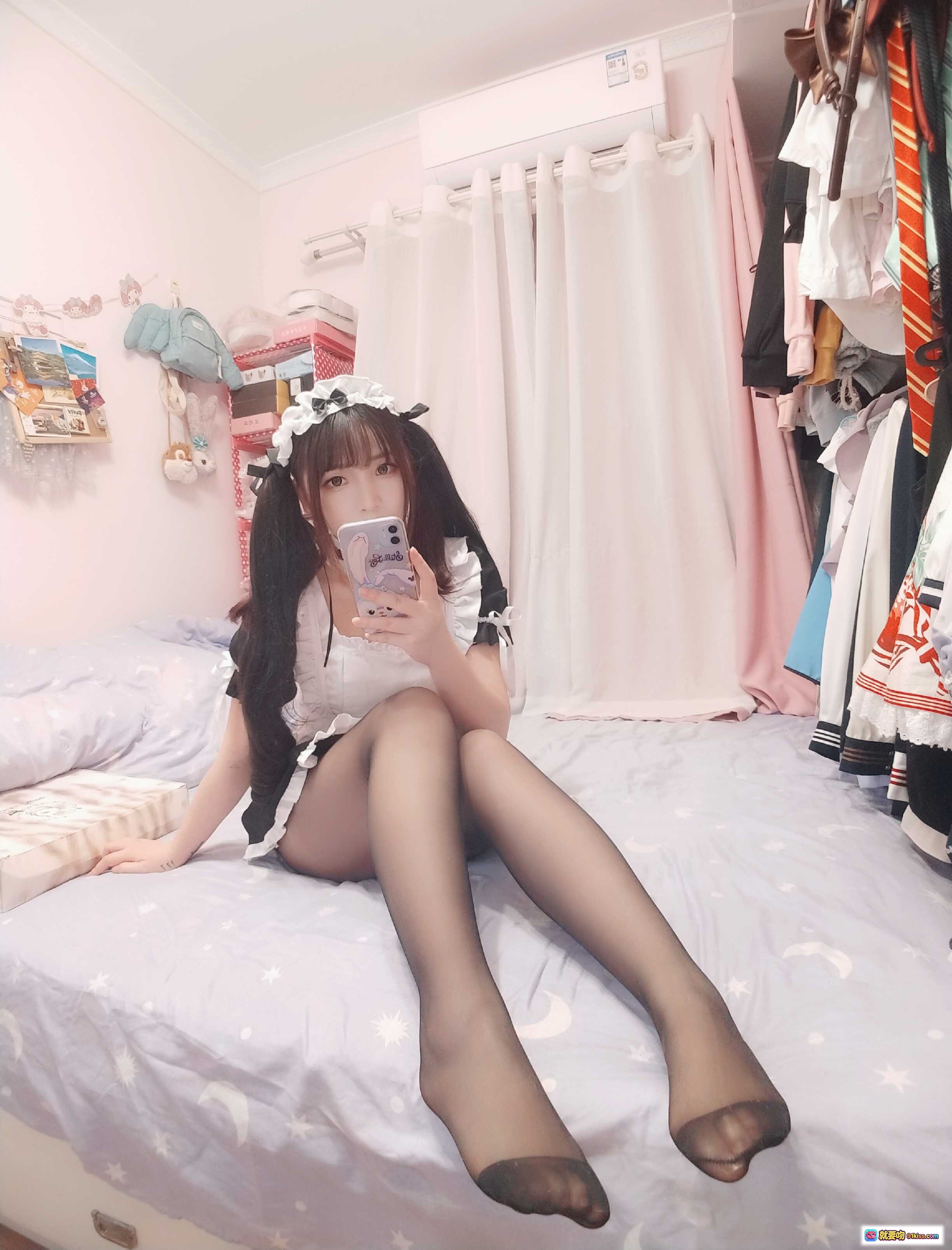 图片[10] - 古川NO.038黑丝女仆写真49P – 甜美少女卧室自拍 粉色房间黑丝美腿女仆装私房照 - 就要吻