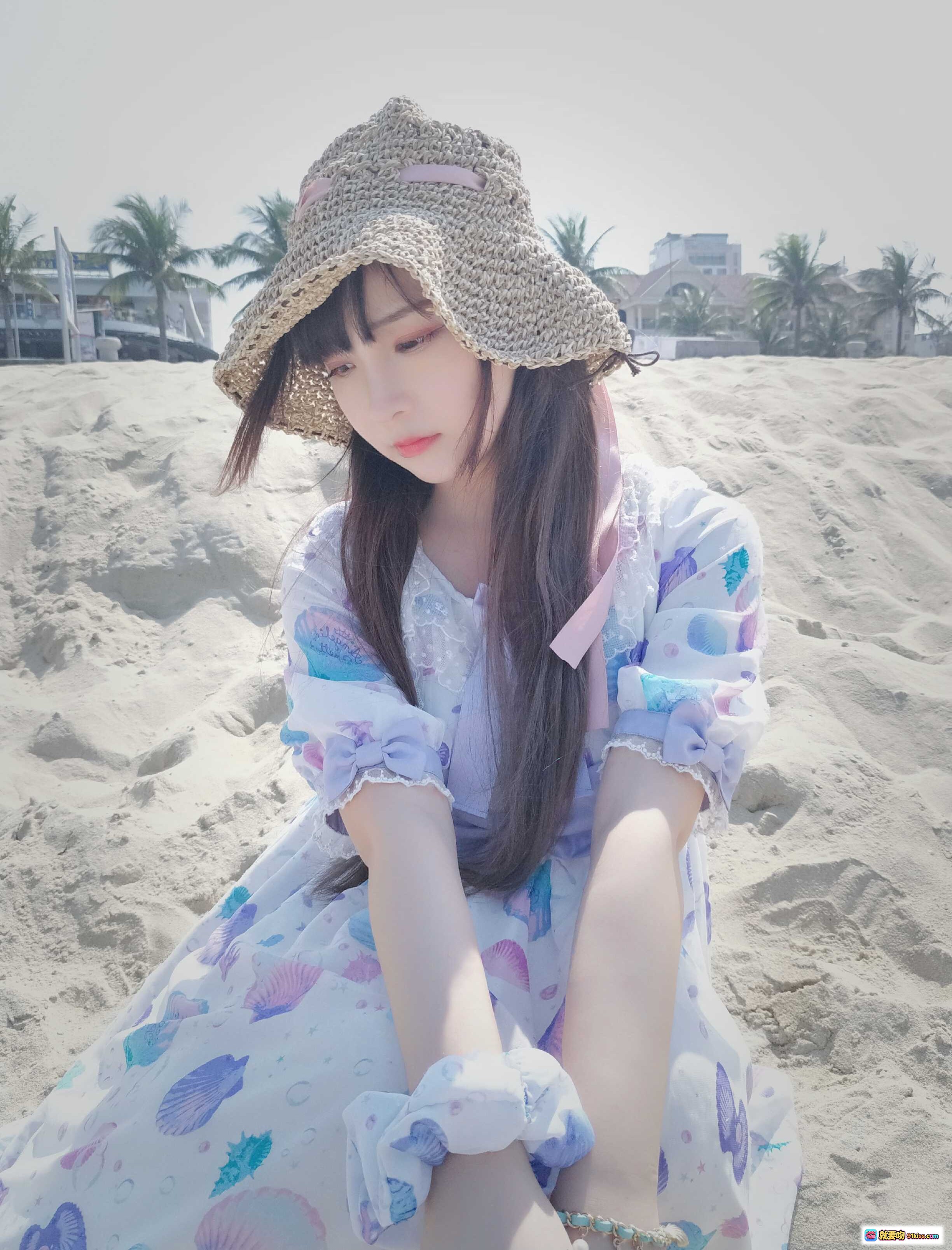 图片[2] - 古川NO.006白贝壳沙滩写真｜草帽洛丽塔裙少女风｜海边度假甜美风穿搭｜10P高清图集 - 就要吻