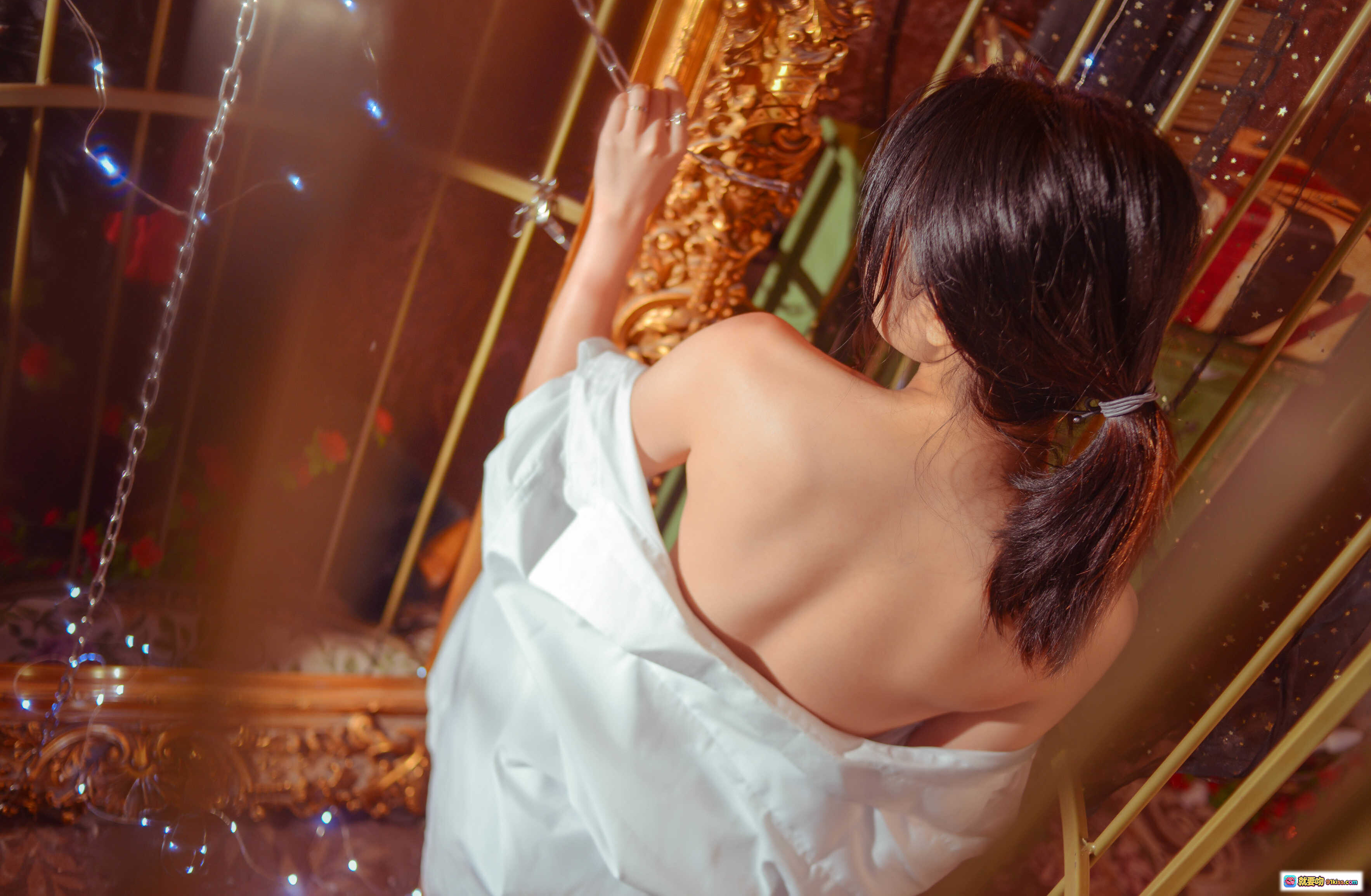 图片[8] - 青水NO.004私房写真｜白衬衫诱惑｜暖光氛围感｜精致锁骨美胸｜21P高清图集 - 就要吻