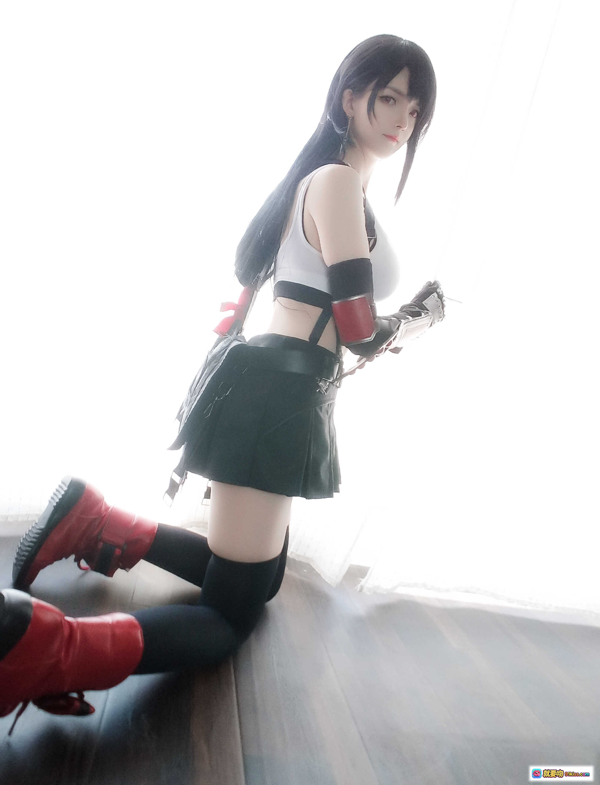 图片[8] - 一小央泽NO.047蒂法cos写真｜黑发红瞳蕾丝内衣+渔网袜+红色长靴｜精致二次元角色扮演美图 - 就要吻