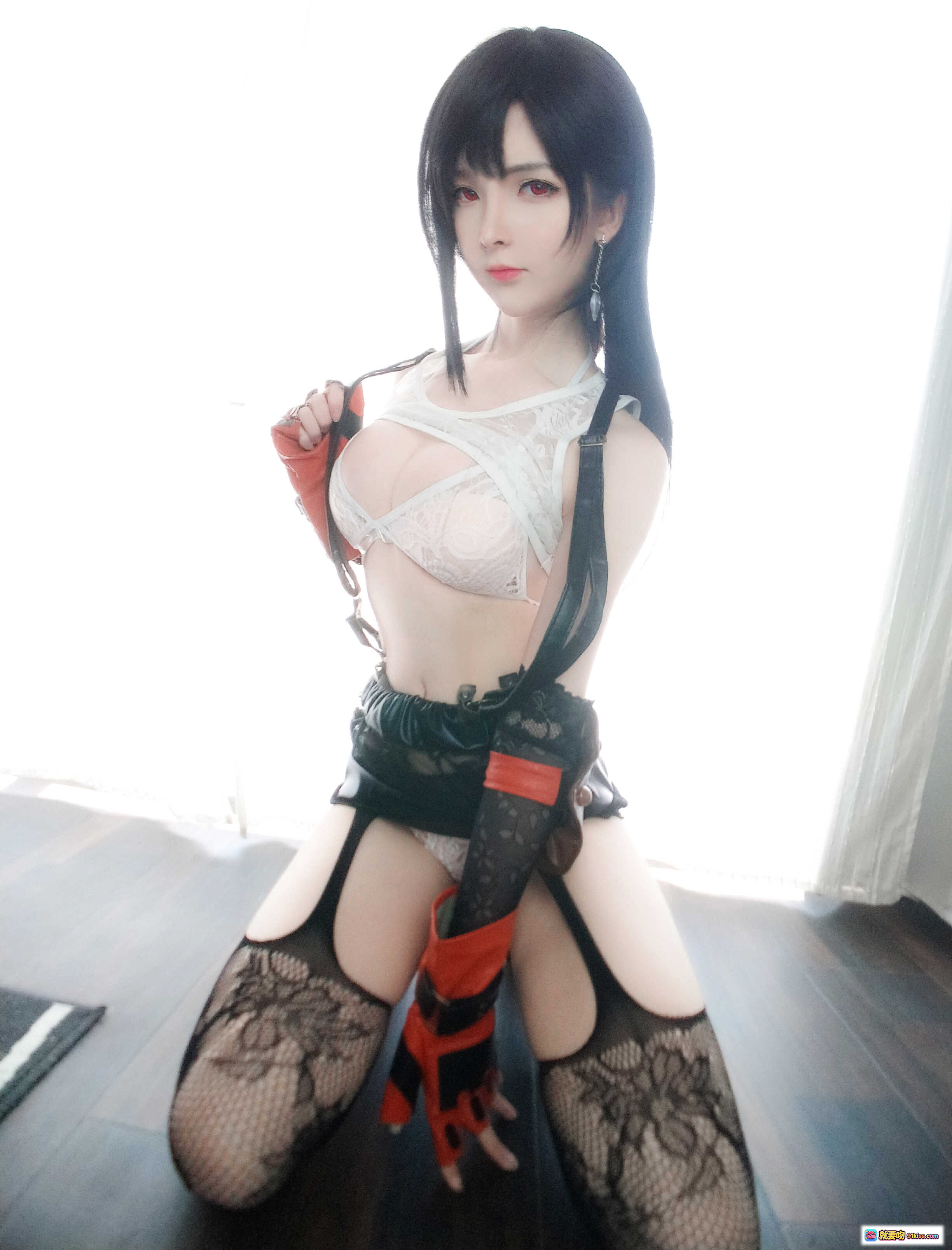 图片[7] - 一小央泽NO.047蒂法cos写真｜黑发红瞳蕾丝内衣+渔网袜+红色长靴｜精致二次元角色扮演美图 - 就要吻