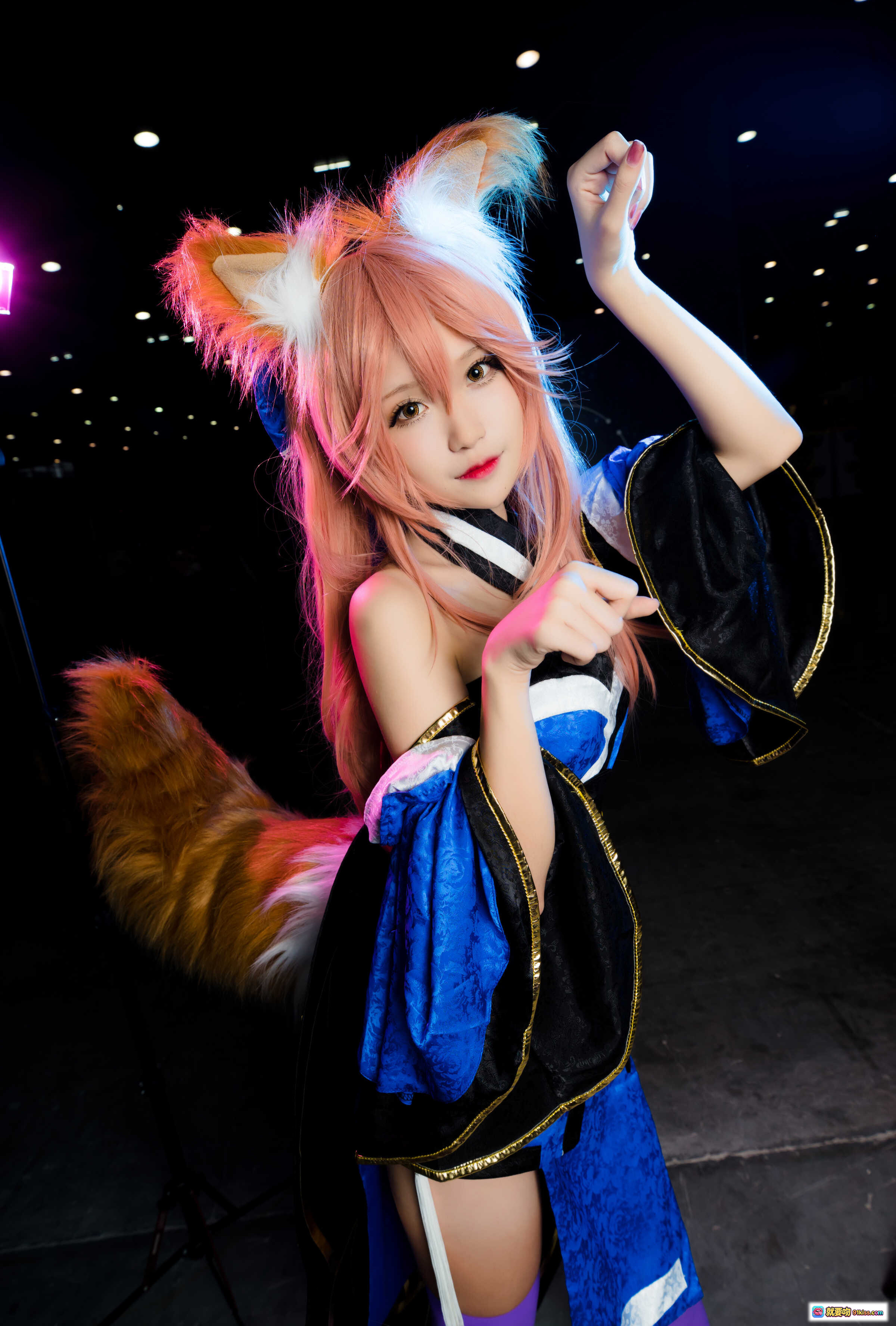 图片[10] - 腐团儿COS玉藻前狐狸耳尾和服造型手持符咒美图 - 就要吻