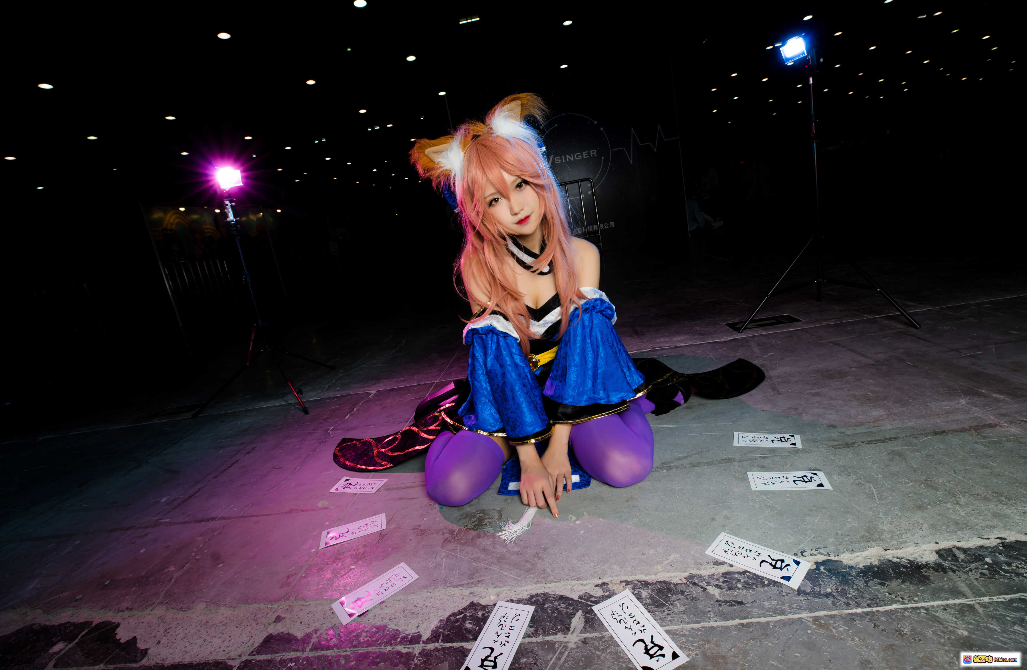 图片[9] - 腐团儿COS玉藻前狐狸耳尾和服造型手持符咒美图 - 就要吻