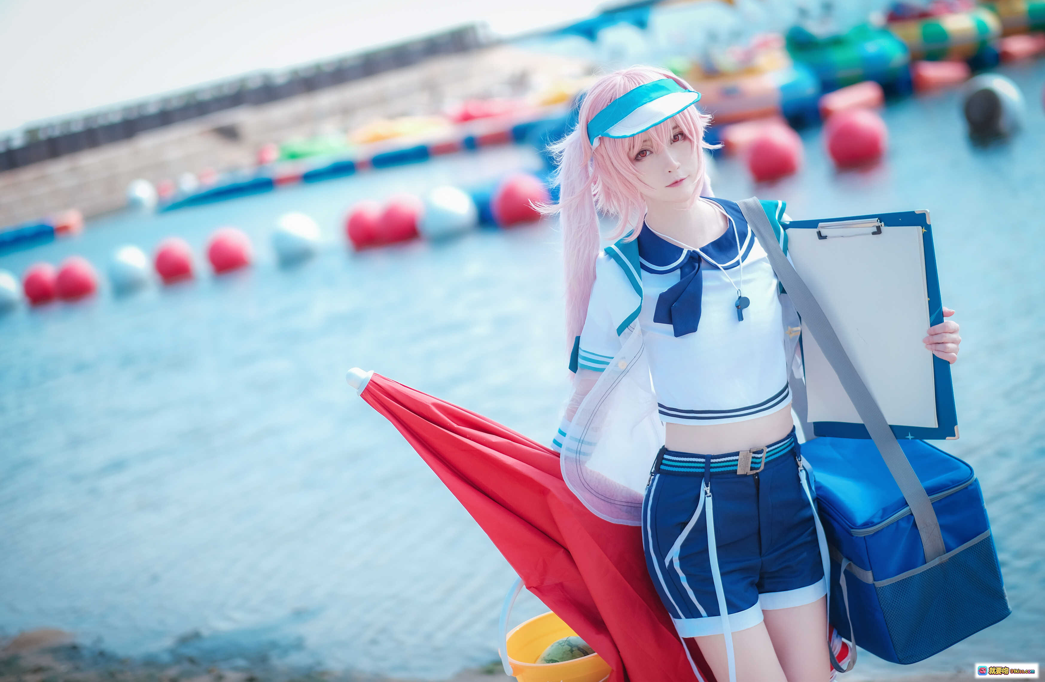 图片[9] - yui金鱼NO.003安塞尔cosplay海边西瓜写真 粉发少女水手服遮阳帽清新夏日风 - 就要吻