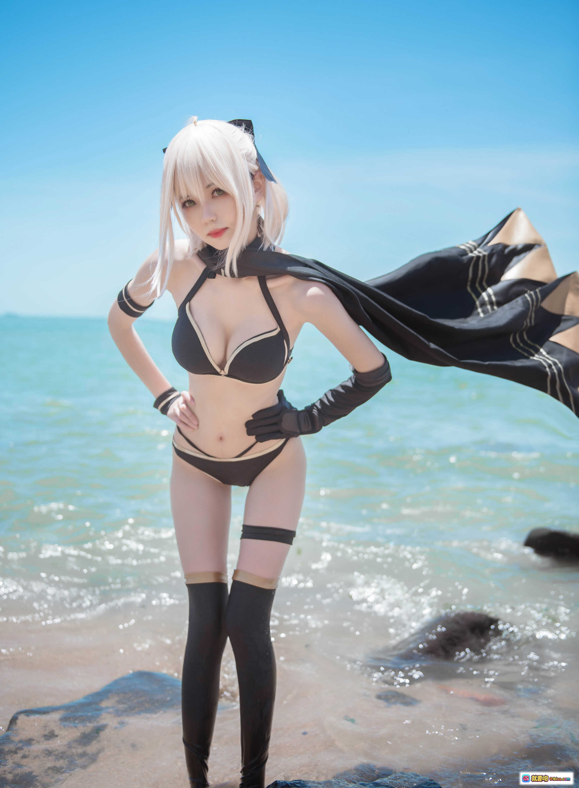 图片[5] - 冲田总司泳装Cosplay海边写真 | 黑色比基尼+长手套+飘逸披风 | 你的负卿NO.027高清22P - 就要吻