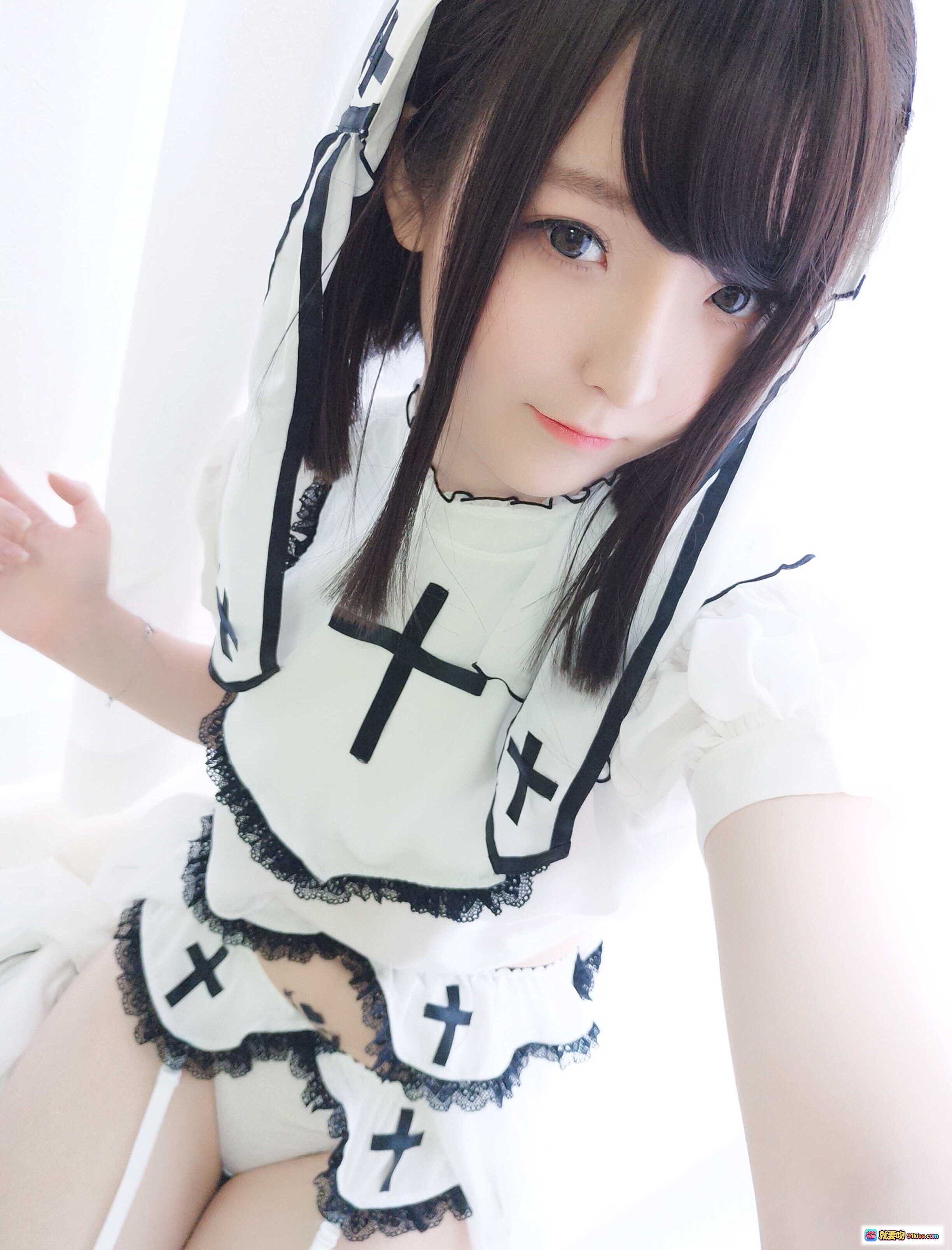 图片[5] - 一小央泽NO.004白修女写真32P高清美图 甜美少女黑边蕾丝十字架修女服 白丝吊带袜纯欲风摄影 - 就要吻