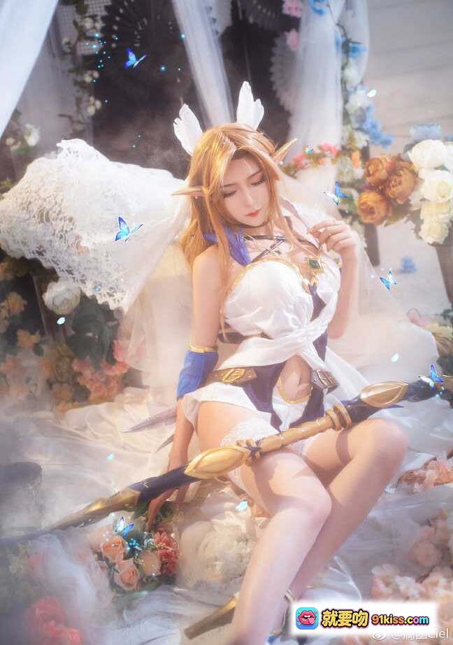 图片[7] - 腐团儿蒂雅娘cos写真｜梦幻婚纱造型｜手持花束唯美场景｜精致妆容长发飘逸｜浪漫氛围感大片 - 就要吻