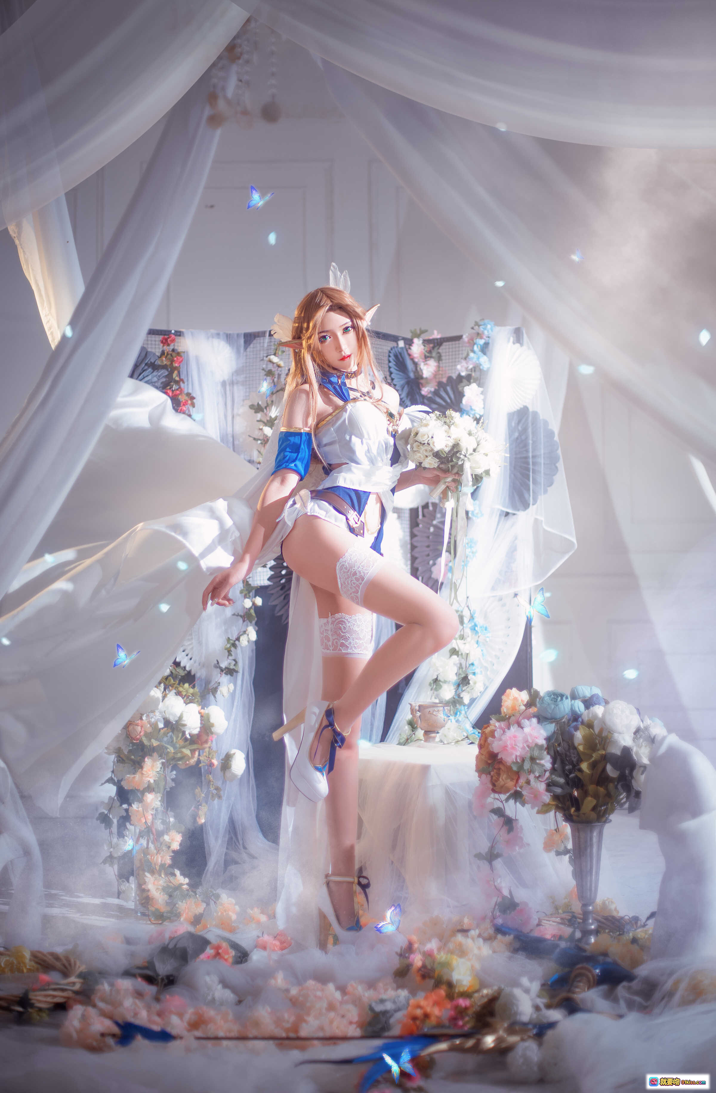 图片[4] - 腐团儿蒂雅娘cos写真｜梦幻婚纱造型｜手持花束唯美场景｜精致妆容长发飘逸｜浪漫氛围感大片 - 就要吻