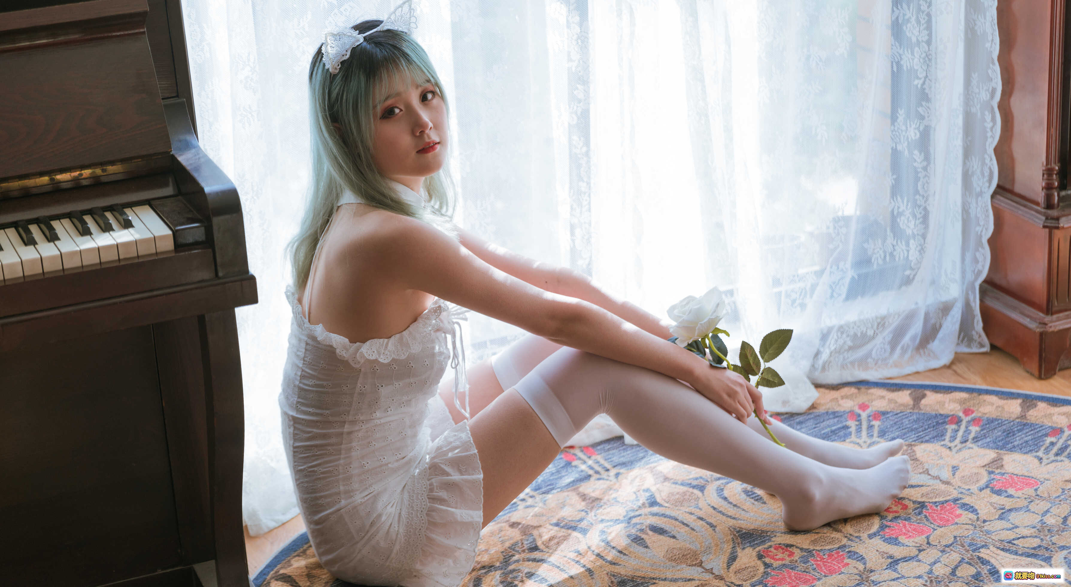 图片[7] - 秋楚楚复古调色钢琴少女写真 | 白裙优雅演奏 | 27P高清图集 - 就要吻