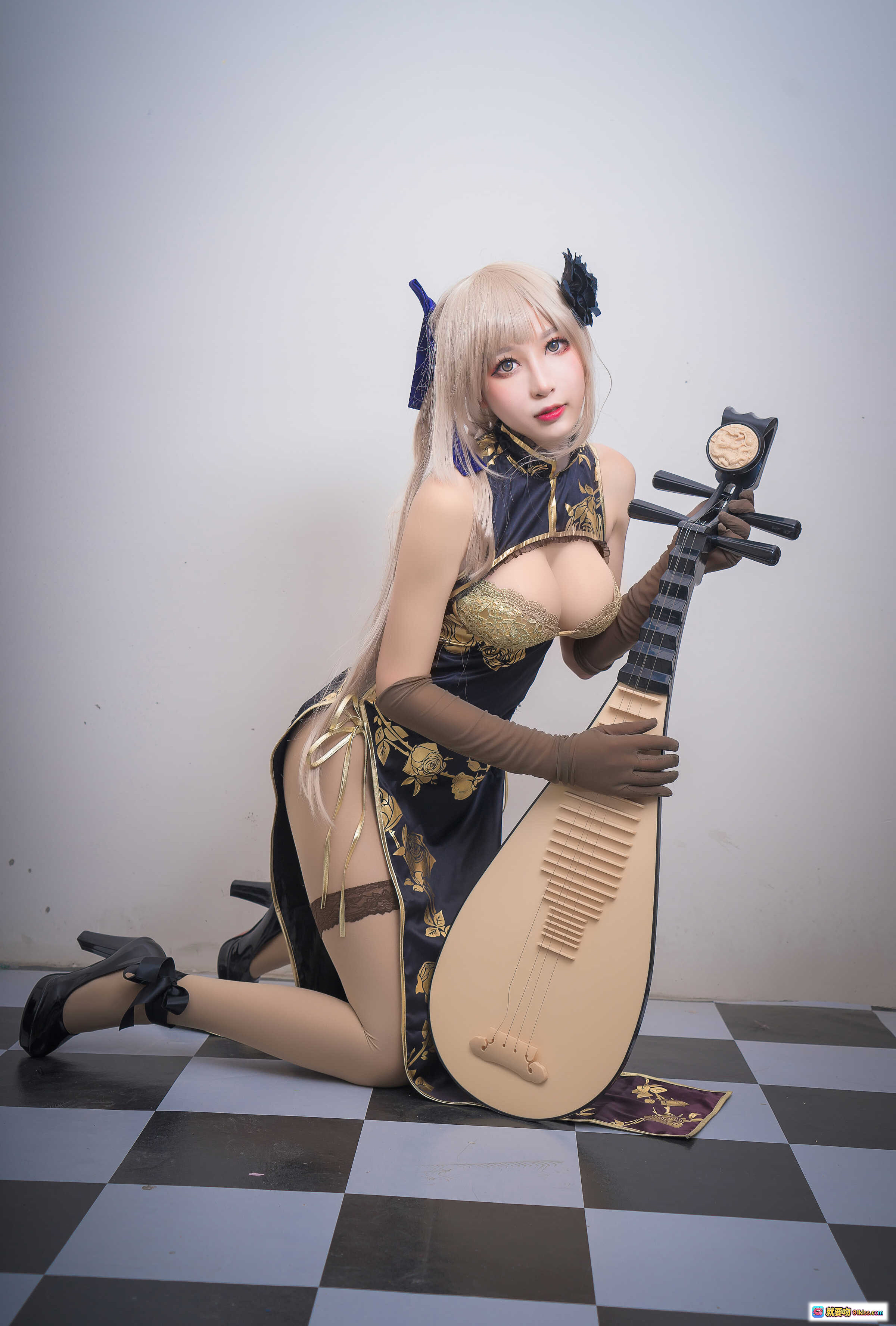 小酥酱NO.011金莲cosplay写真｜旗袍琵琶古风美女｜性感长腿黑丝美足｜精致妆容假发造型｜棋盘格背景摄影棚拍摄 - 就要吻