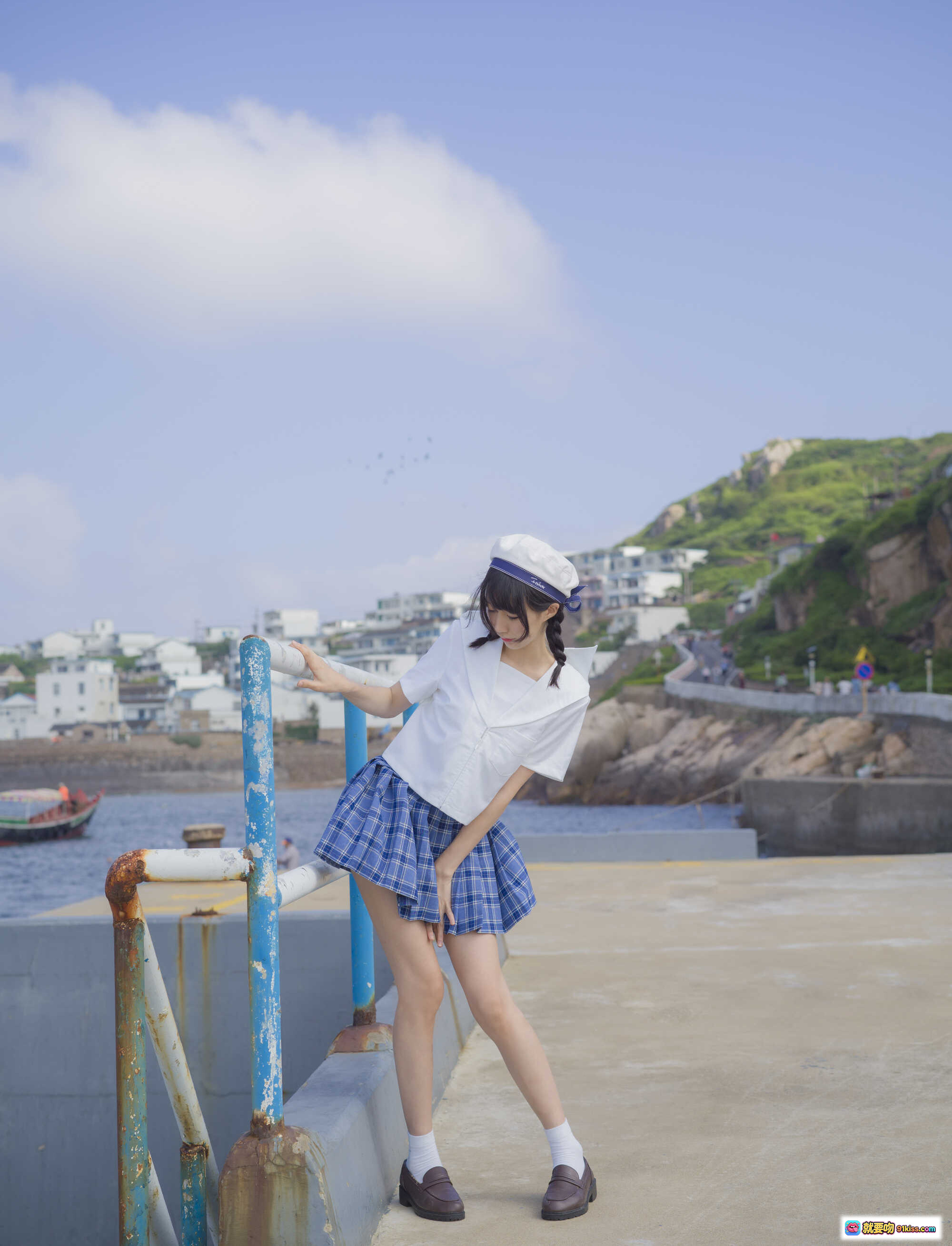 图片[2] - 海风少女写真｜Nagesa魔物喵NO.040｜蓝白校服码头舞姿｜山海背景清新日系风 - 就要吻