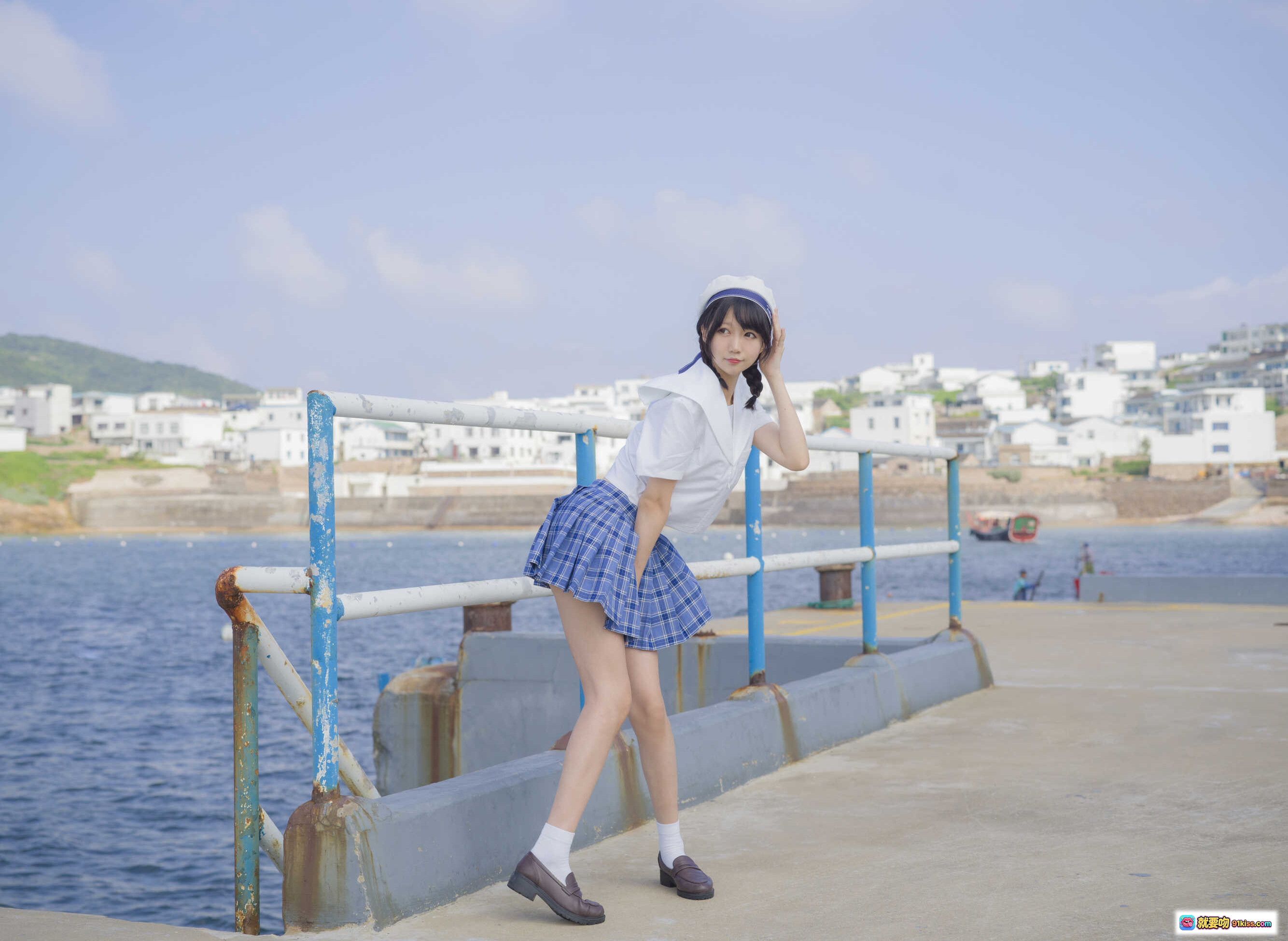 图片[7] - 海风少女写真｜Nagesa魔物喵NO.040｜蓝白校服码头舞姿｜山海背景清新日系风 - 就要吻