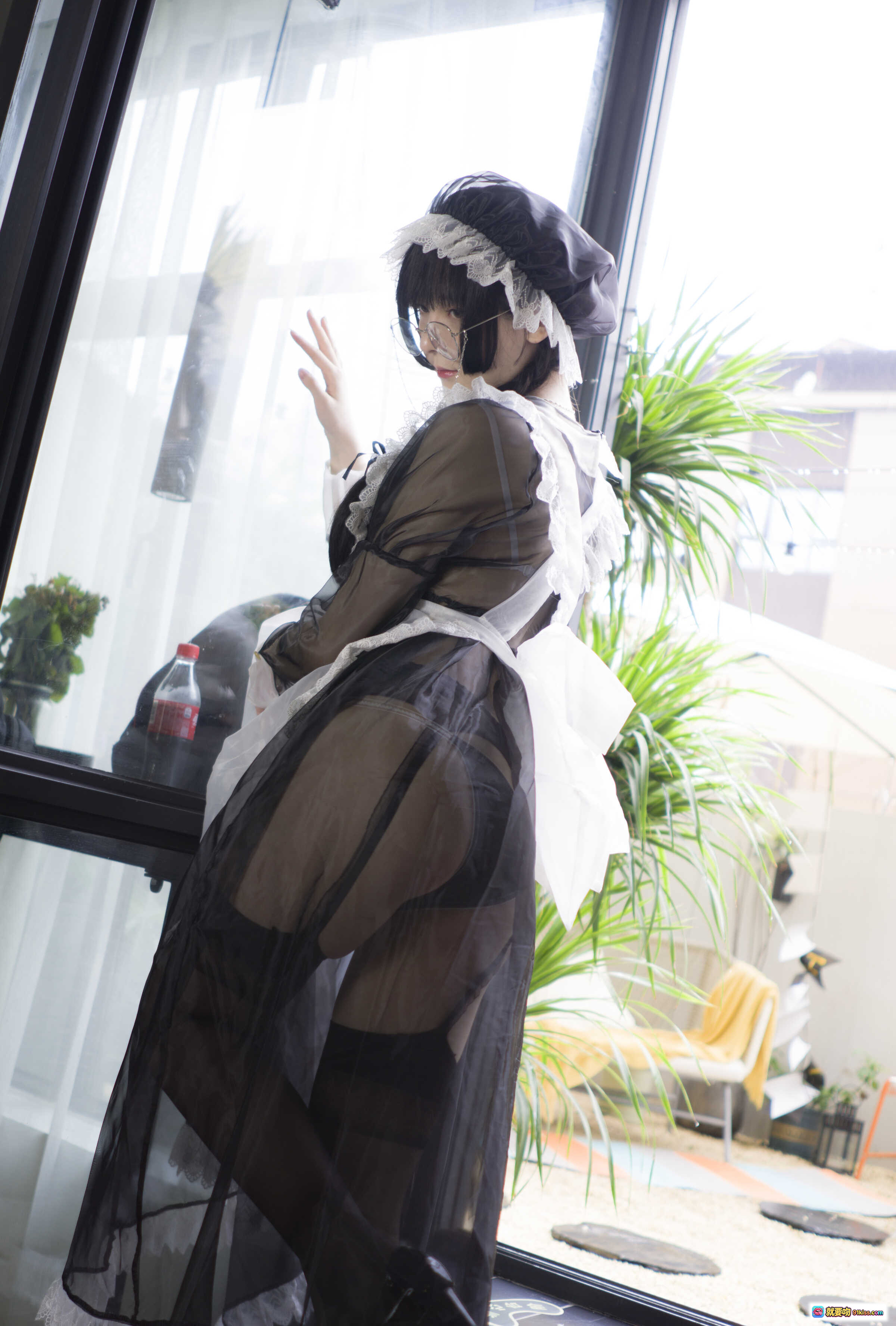 图片[3] - 一小央泽NO.031女仆新装写真 | 黑白蕾丝女仆装 | 透明纱裙 | 楼梯窗边优雅姿势 | 85P高清图集 - 就要吻