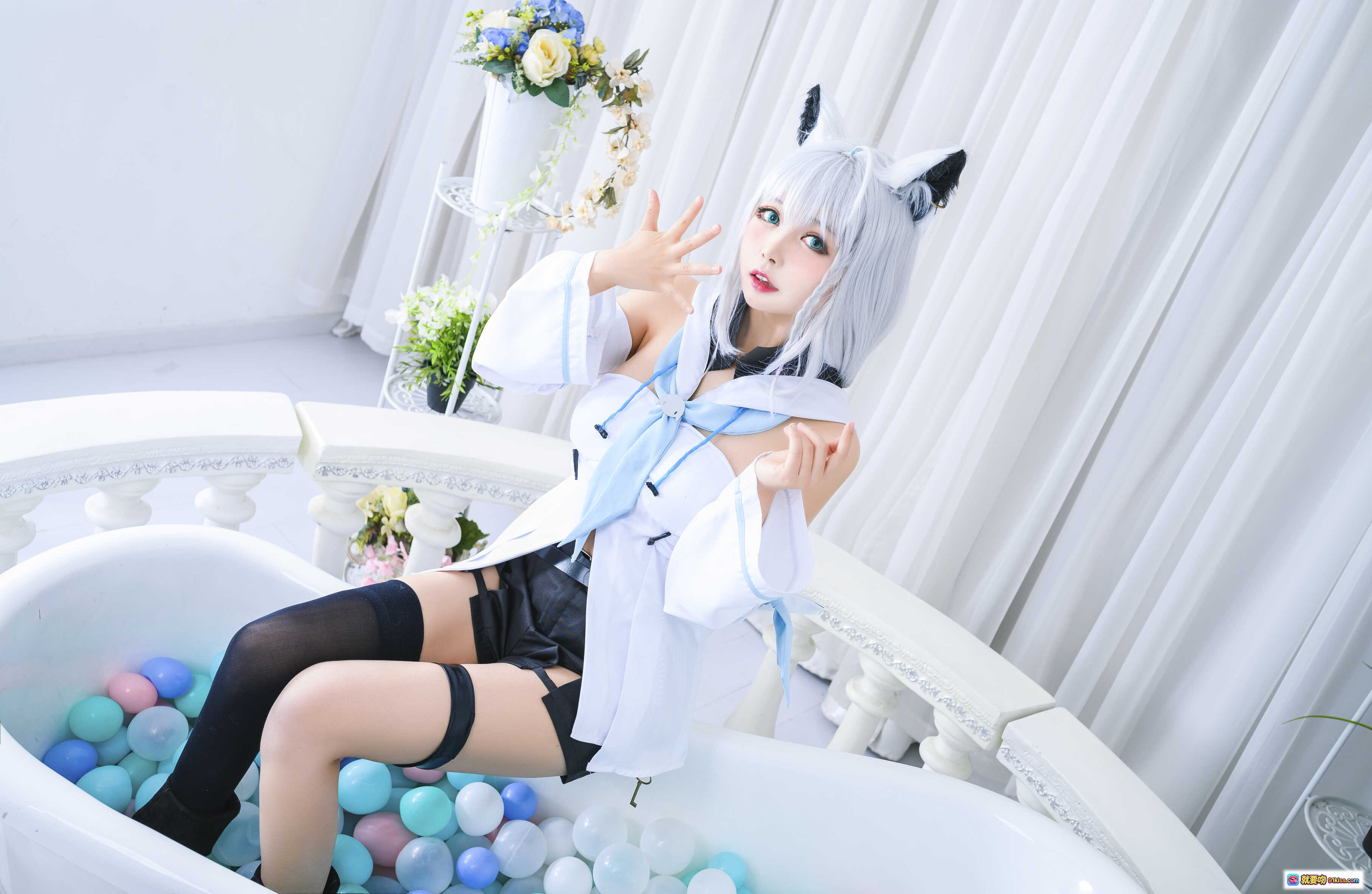 图片[10] - 白上吹雪Cosplay写真｜黑猫猫OvO NO.015｜银发猫耳少女｜黑丝长靴｜室内花艺布景｜12P高清图集 - 就要吻