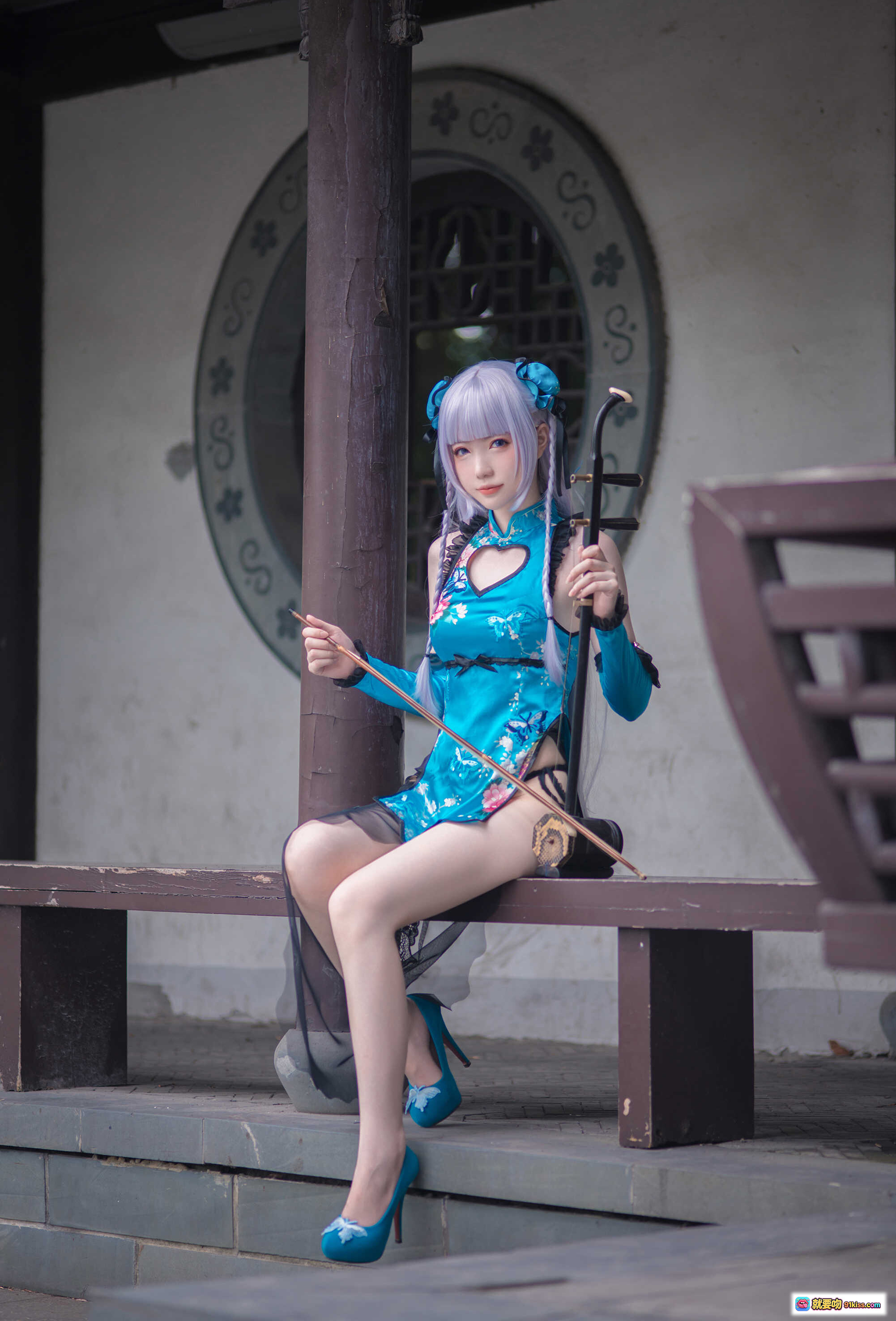 图片[8] - NO.007 妖少you1-黛玉 cosplay 蓝发双马尾 旗袍蕾丝黑丝 高跟鞋 古风庭院写真 精致妆容 二次元美少女 - 就要吻