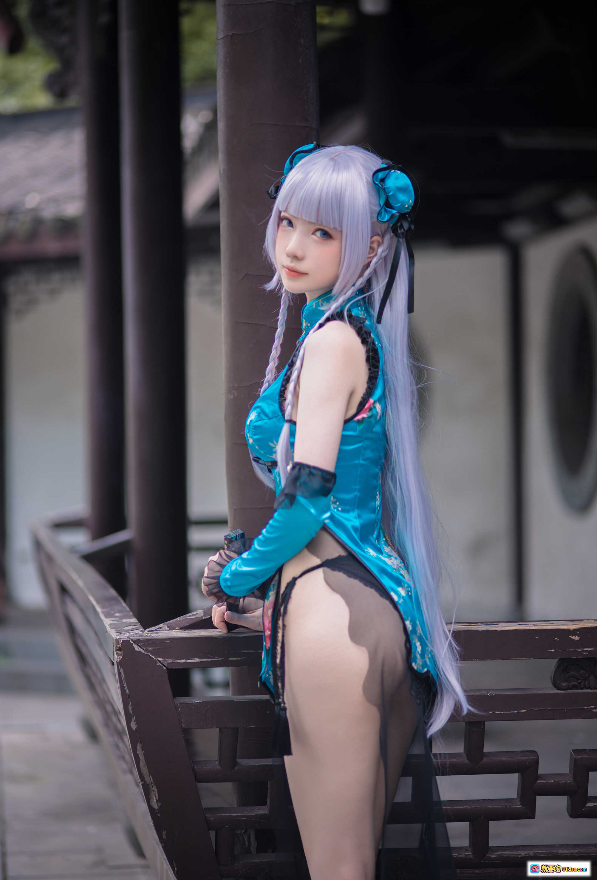 图片[10] - NO.007 妖少you1-黛玉 cosplay 蓝发双马尾 旗袍蕾丝黑丝 高跟鞋 古风庭院写真 精致妆容 二次元美少女 - 就要吻