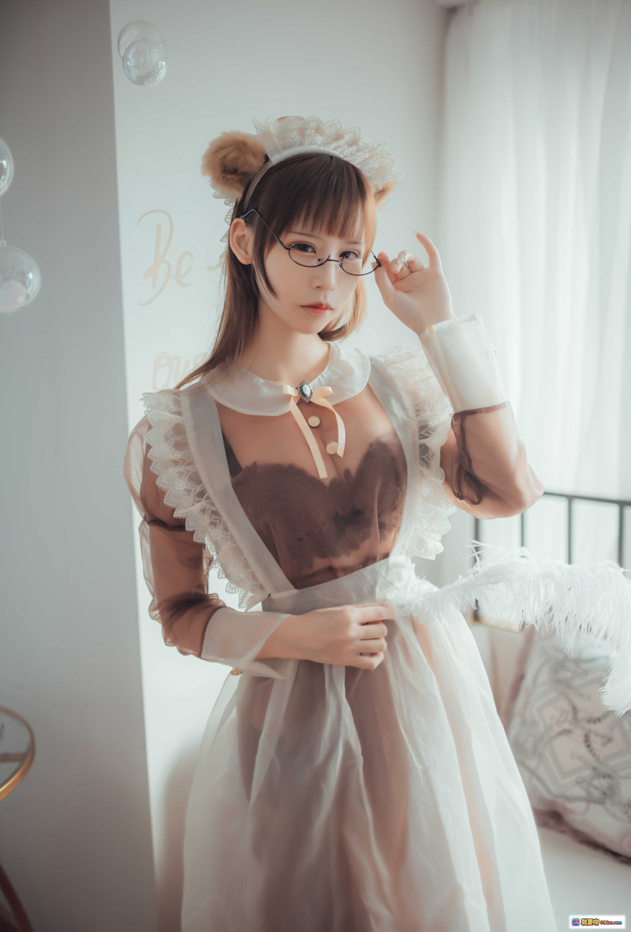 图片[8] - 爱老师透明女仆写真集｜洛丽塔风女仆装｜三人同框甜美氛围｜奶文铁板烧鬼舞风格｜室内柔光拍摄｜33P高清图集 - 就要吻