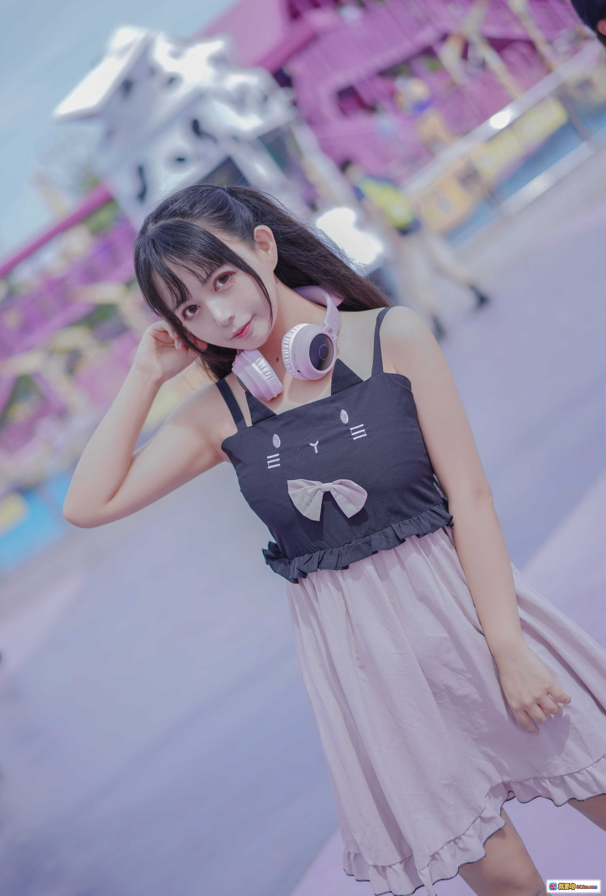 图片[7] - 黑猫猫OvO NO.029 粉色背景少女写真 甜美长发吊带裙 清新日系风格 21P高清图集 - 就要吻