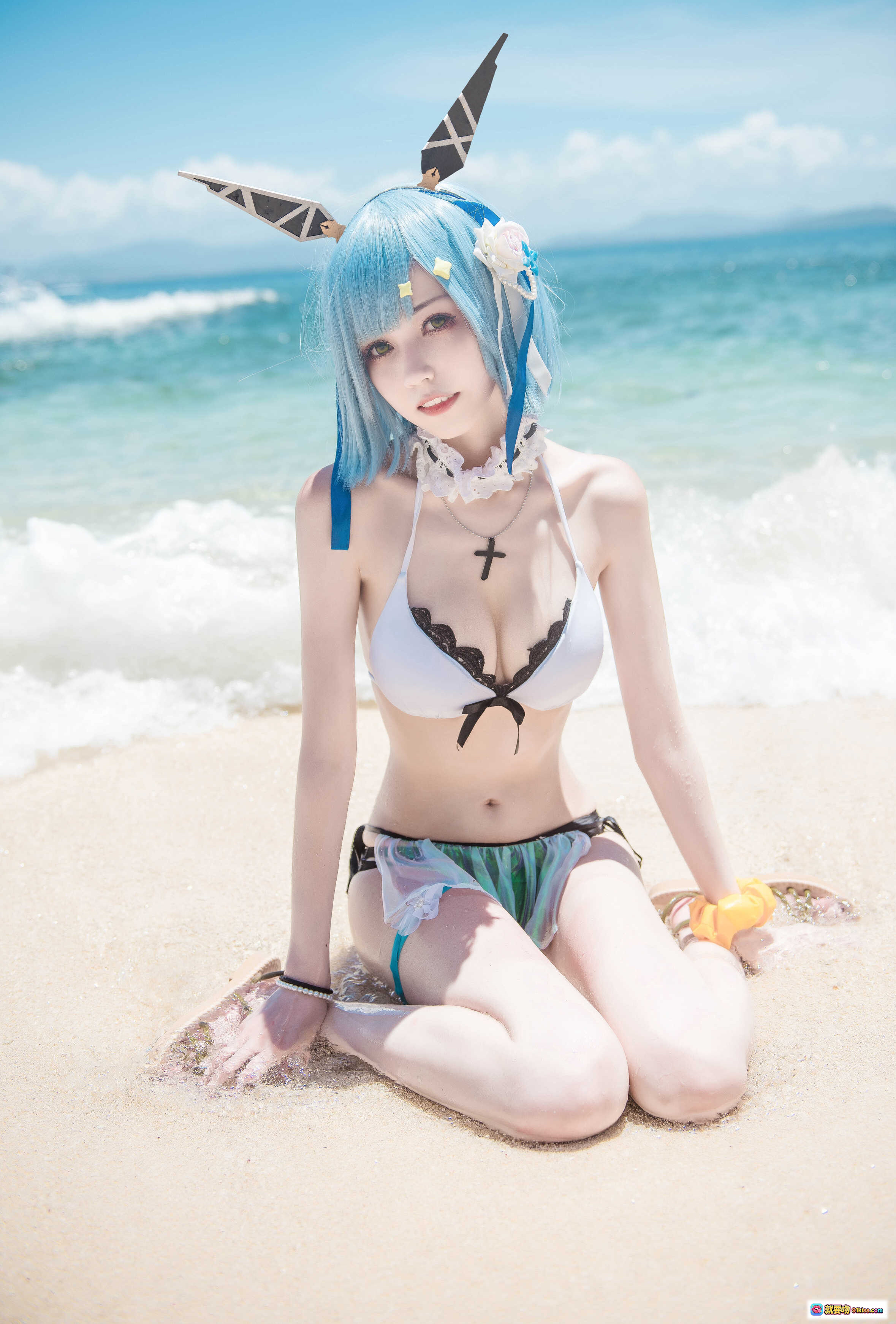 图片[3] - 加斯科涅cosplay海滩写真 | 蓝发兔耳少女 | 白色比基尼泳装 | 甜美性感造型 | 海景背景高清图集 - 就要吻