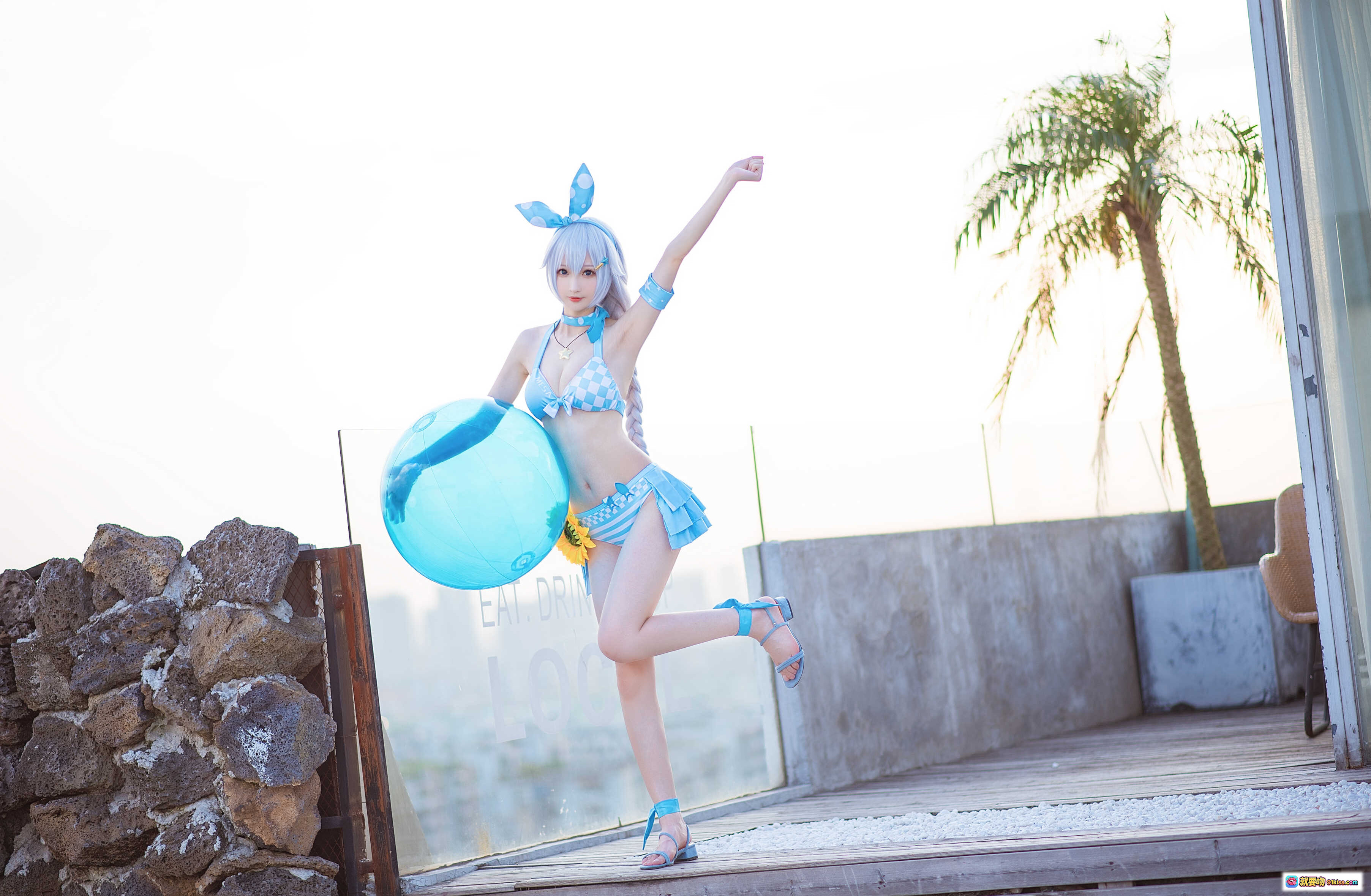 图片[10] - 南宫NO.011琪亚娜泳装cosplay 蓝白格纹兔耳少女 水手风比基尼 夏日阳光写真 甜美双马尾造型 - 就要吻