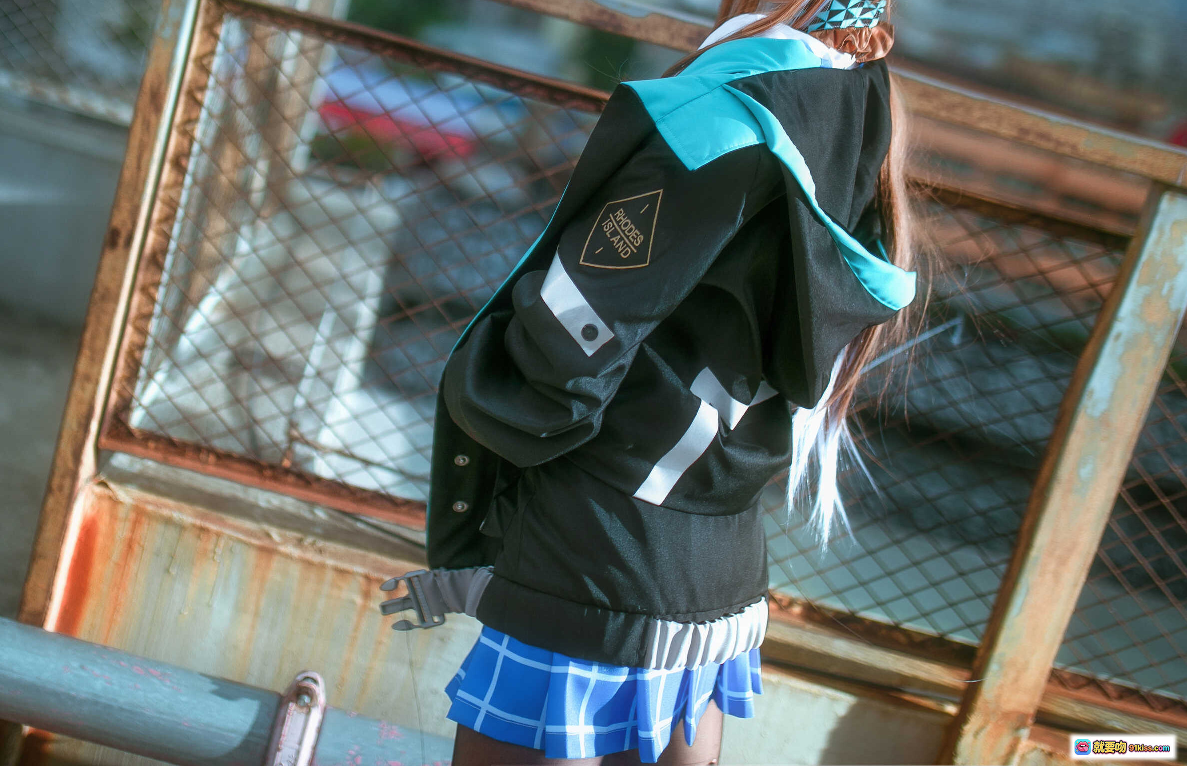 图片[3] - 北之北 VOL.10 明日方舟阿米娅cosplay 精致兔耳蓝裙少女屋顶写真 9P高清图集 - 就要吻