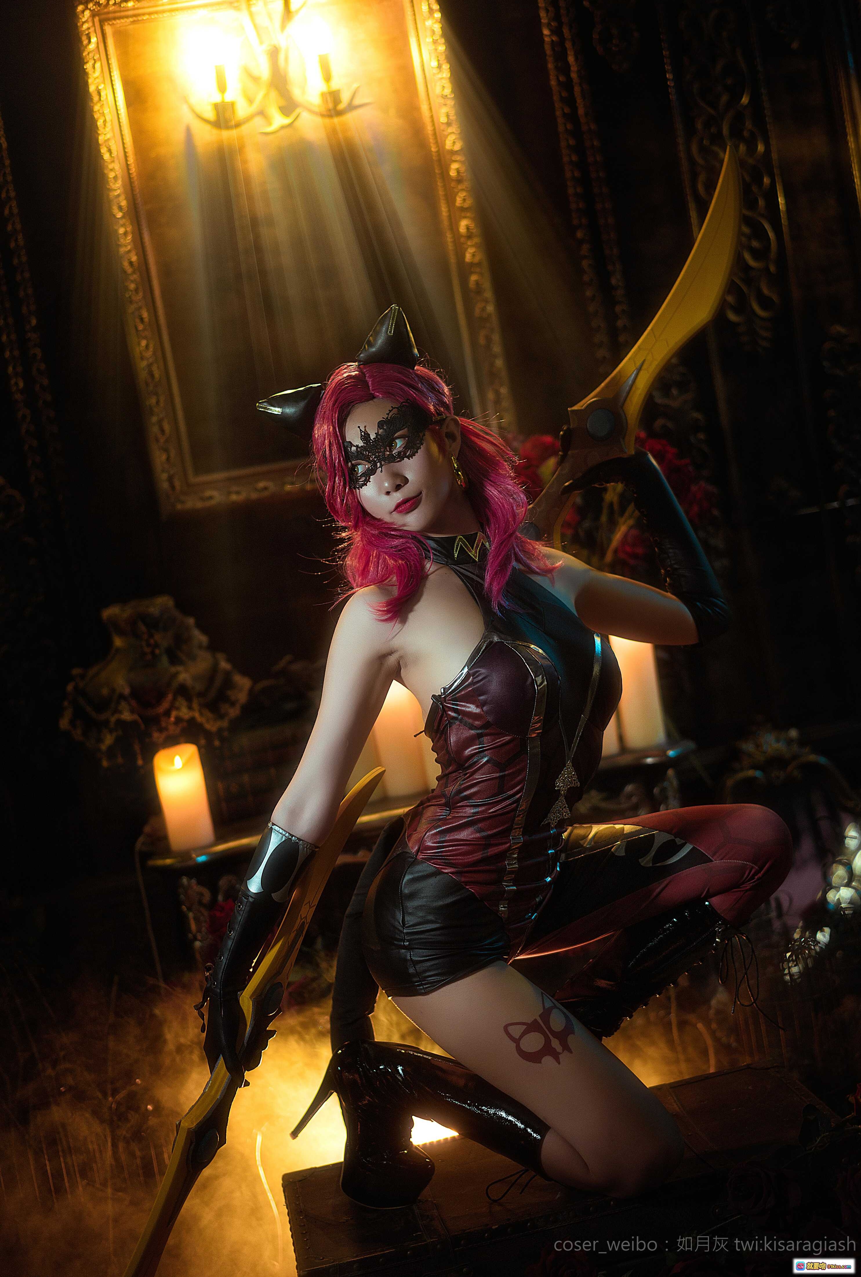 图片[3] - 如月灰NO.014王者荣耀阿轲暗夜猫娘COS写真｜粉发猫耳黑丝皮衣性感造型｜烛光复古场景氛围感大片 - 就要吻
