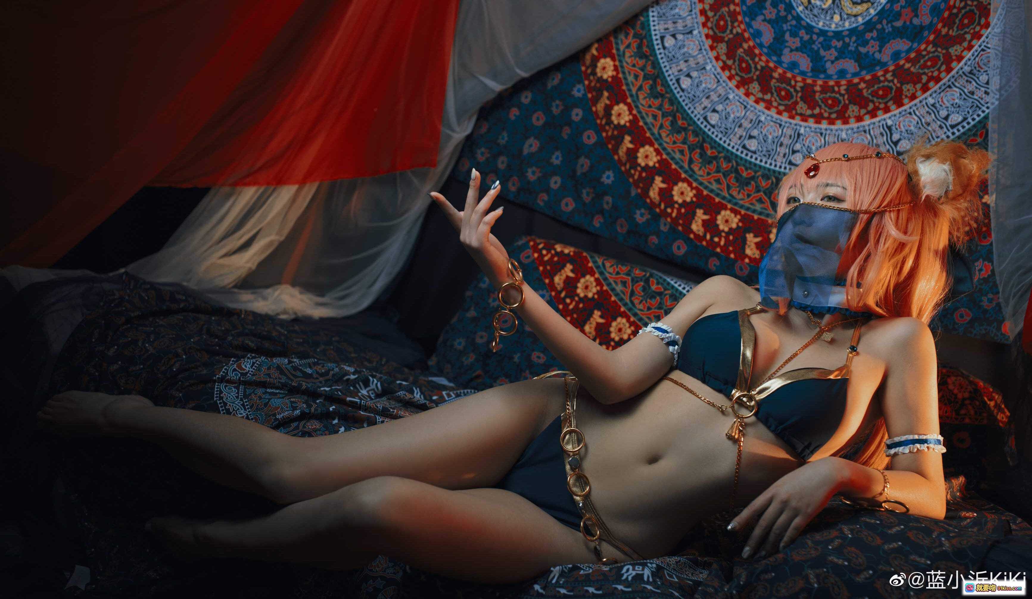 图片[4] - 蓝小沂KiKi玉藻前cos写真 | 粉发双马尾猫耳造型 | 金色链条比基尼 | 蓝白蕾丝装饰 | 异域风情背景 | 8P高清美图 - 就要吻