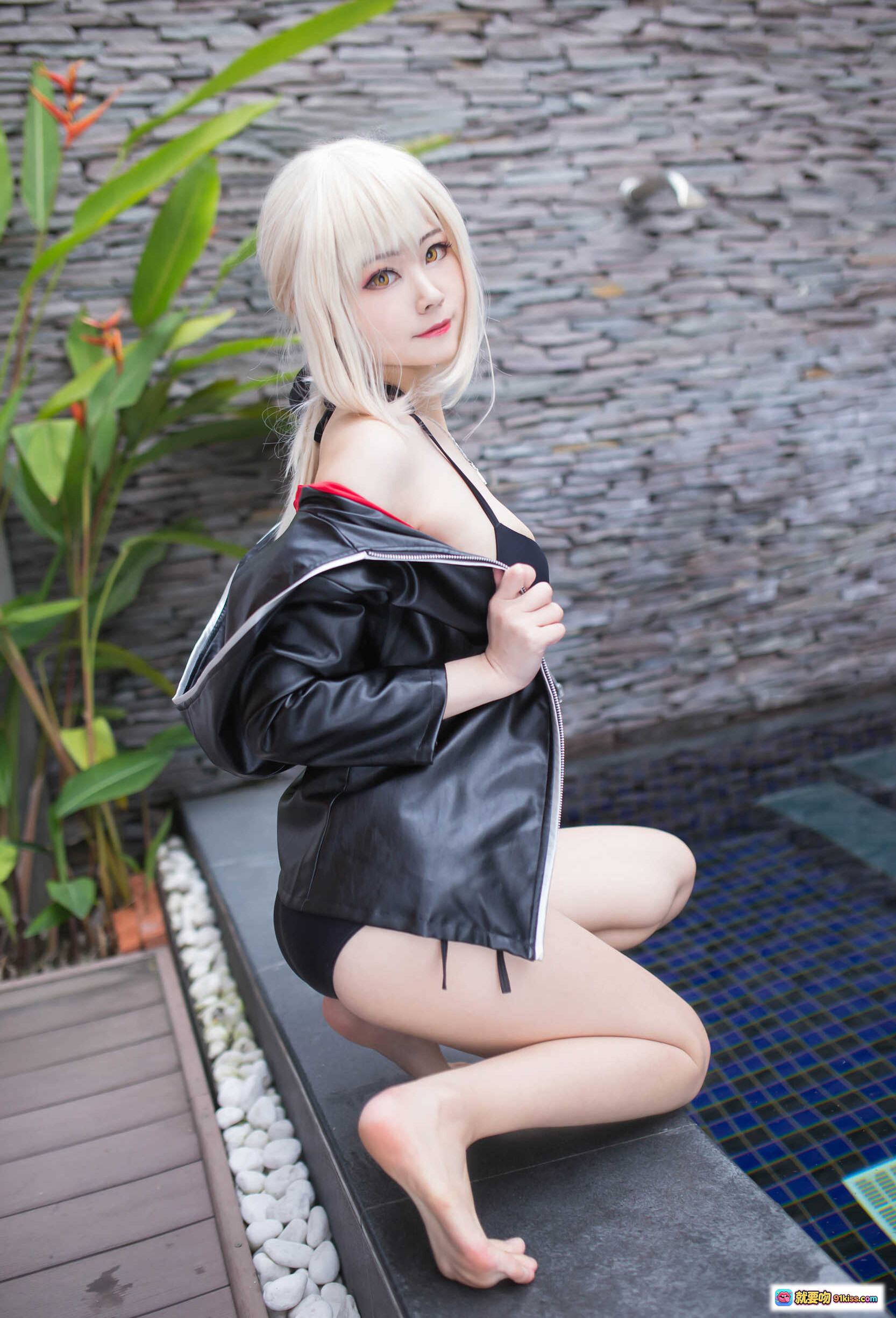 图片[3] - KaYa萱 NO.010 黑贞黑呆毛泳装Cosplay 亚缇双人浴缸写真 32P高清美图 黑皮衣红内搭比基尼性感诱惑 - 就要吻