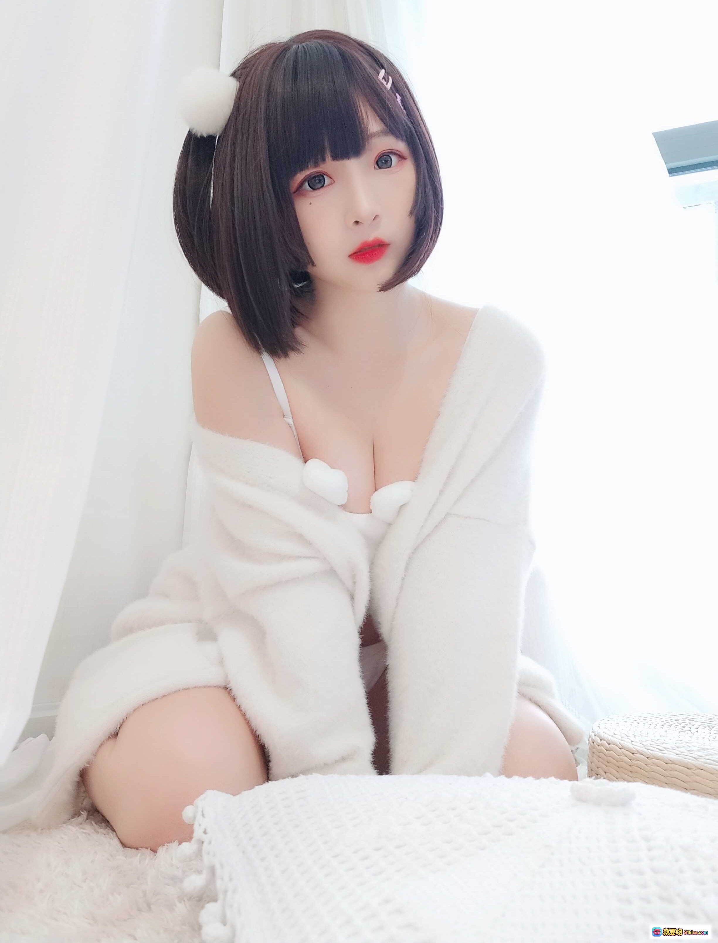 图片[9] - 古川NO.044玉桂狗cos写真｜白色毛绒睡衣少女足部特写｜温柔氛围感私房照 - 就要吻