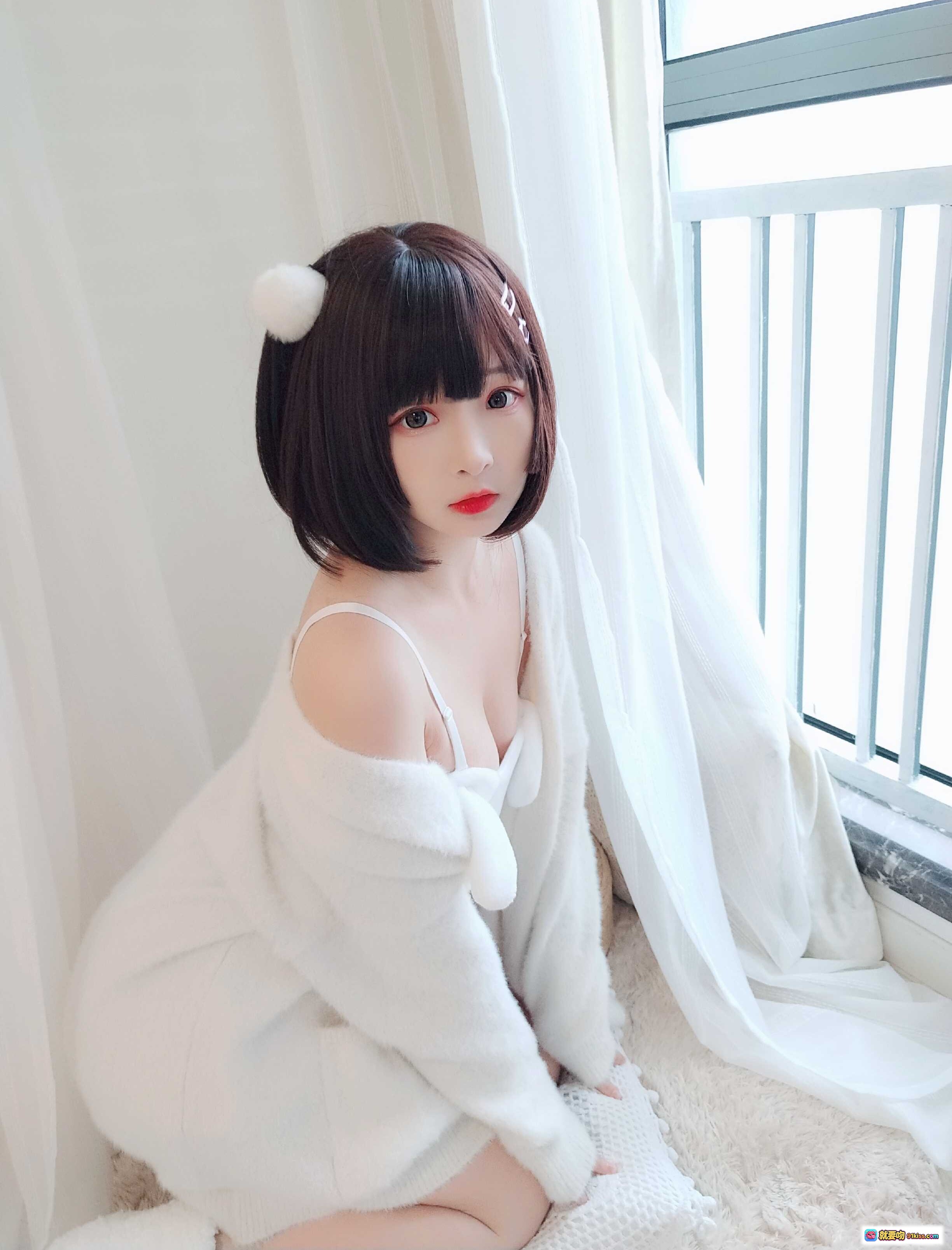 图片[5] - 古川NO.044玉桂狗cos写真｜白色毛绒睡衣少女足部特写｜温柔氛围感私房照 - 就要吻