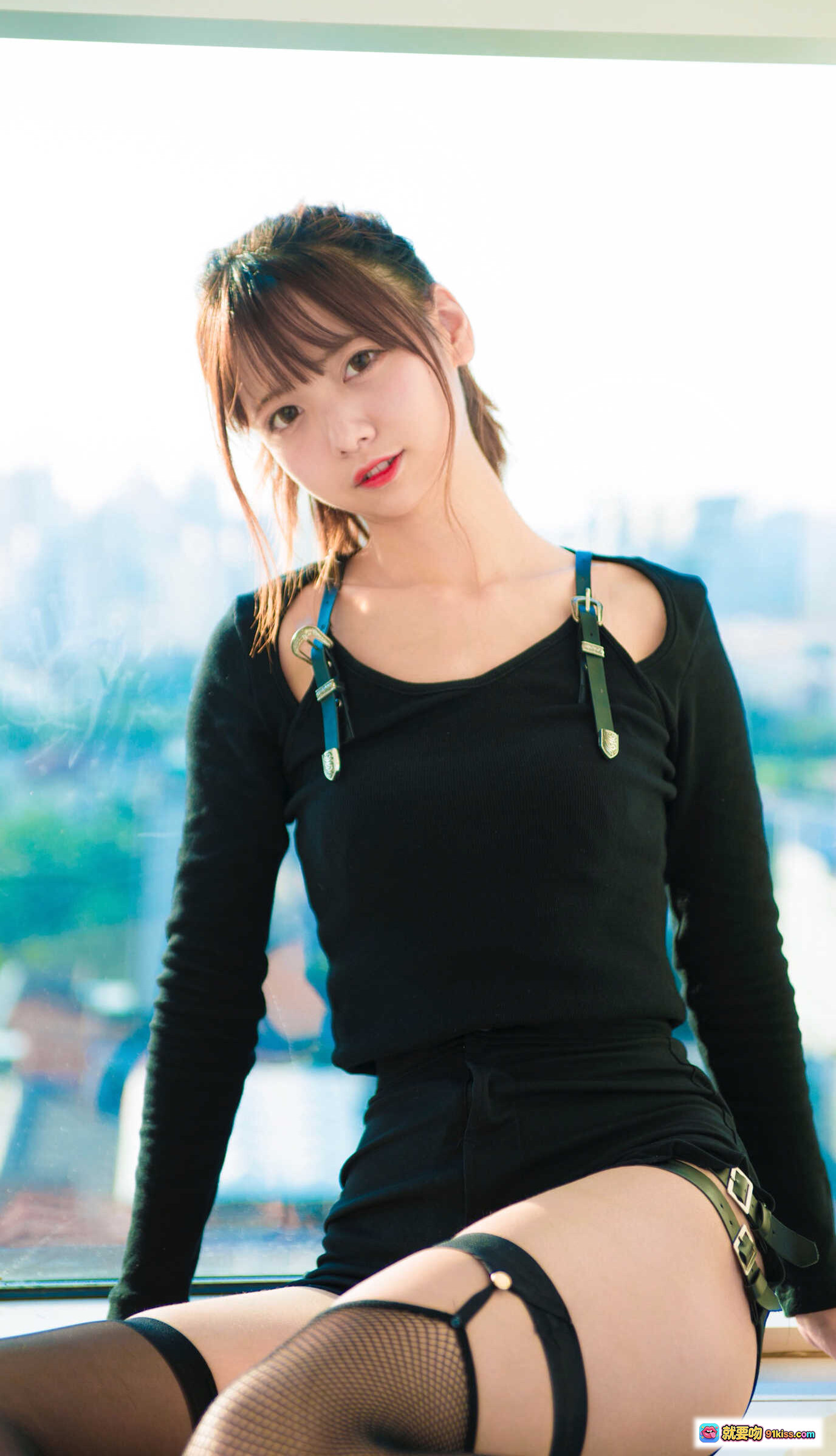 图片[7] - 陆卿卿NO.004提线木偶写真 | 黑丝高跟椅拍 | 城市天际窗景 | 优雅性感姿态 | 8P高清图集 - 就要吻