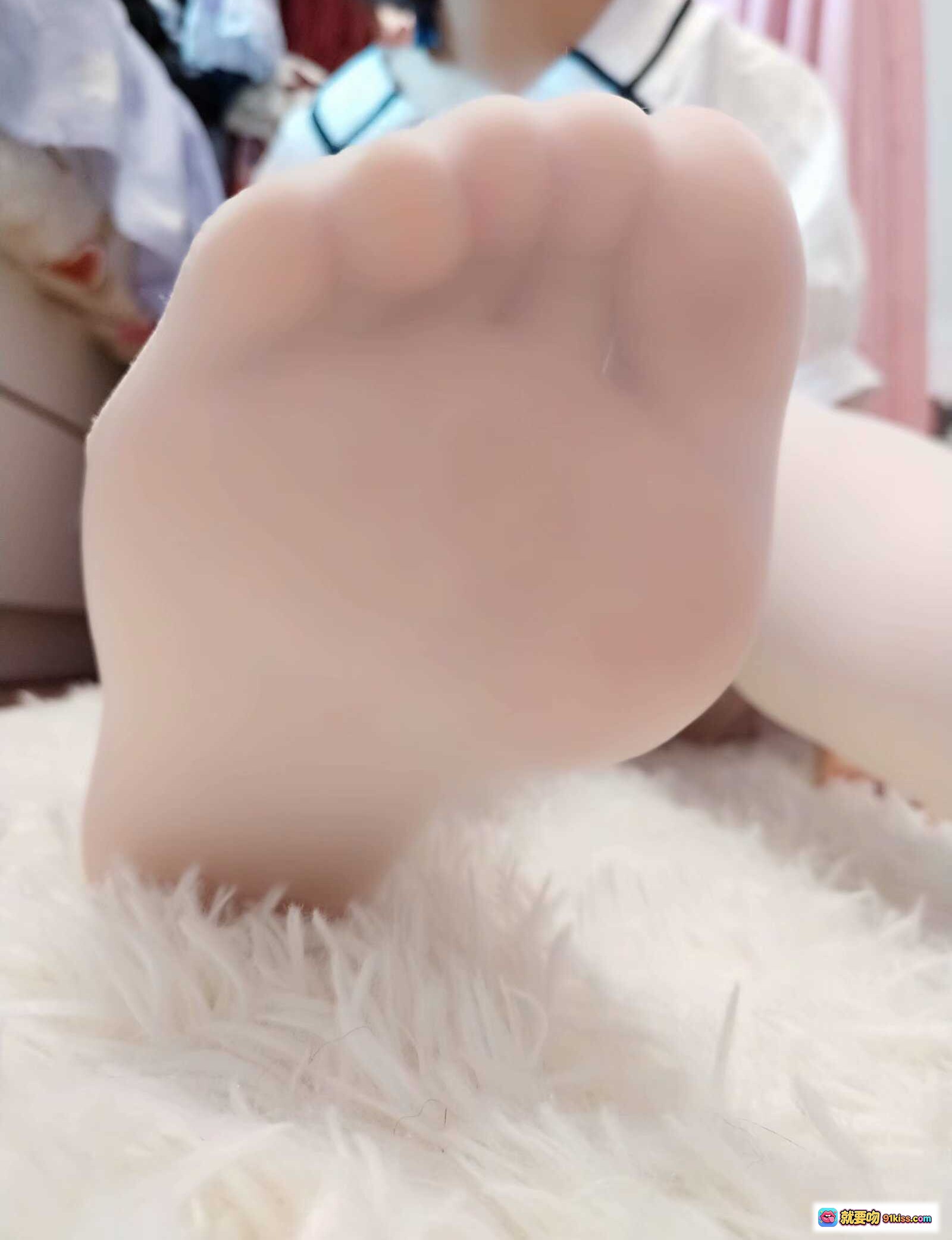 图片[10] - 古川定制VOL.010 | 白色女仆装少女写真 | 55P高清图集 | 可爱短发+蕾丝边裙装 | 室内私房风格 - 就要吻