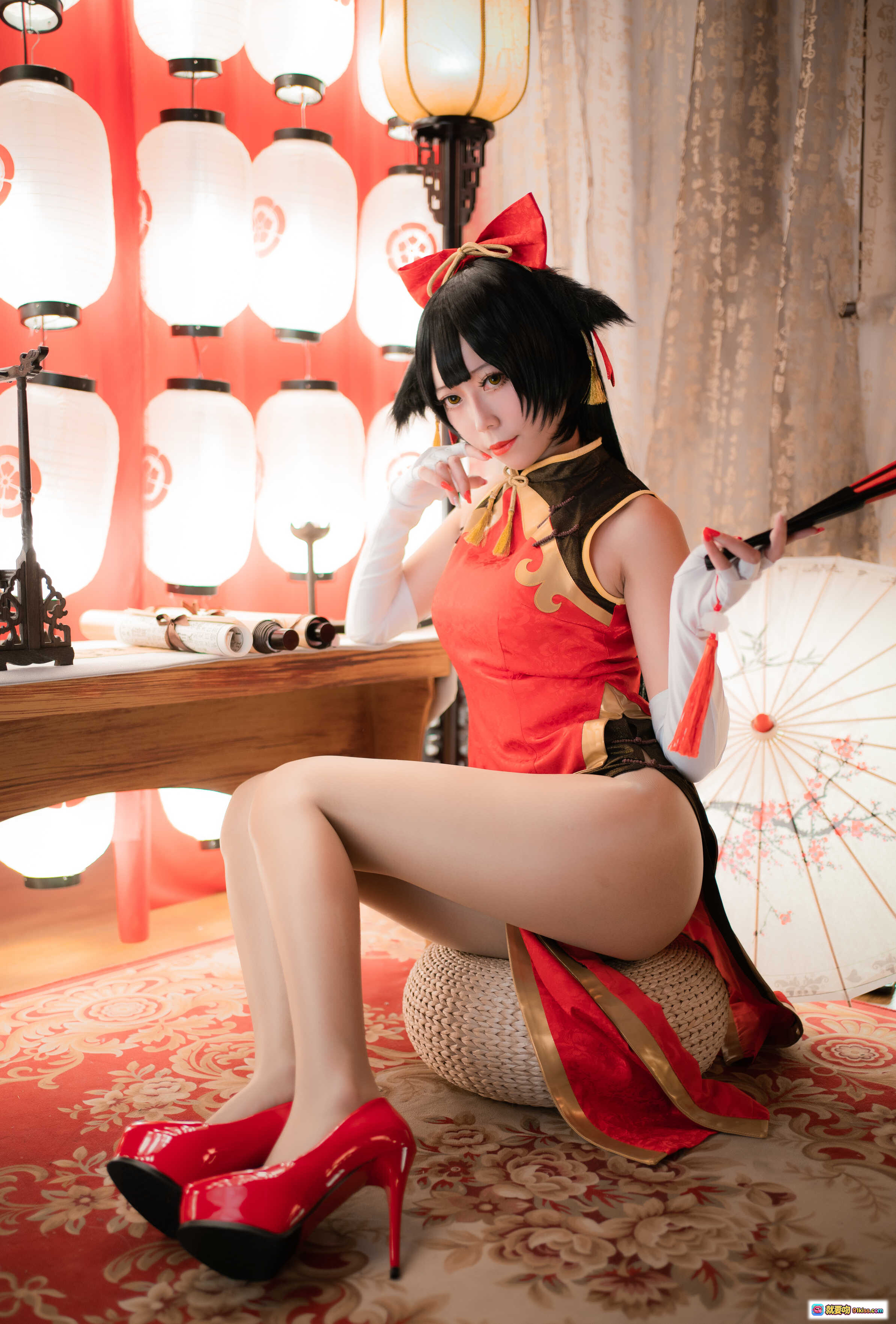 图片[5] - Money冷冷 NO.001 高雄旗袍Cosplay 红色蝴蝶结黑发少女 日式和风场景 旗袍美腿高跟鞋写真 41P高清图集 - 就要吻