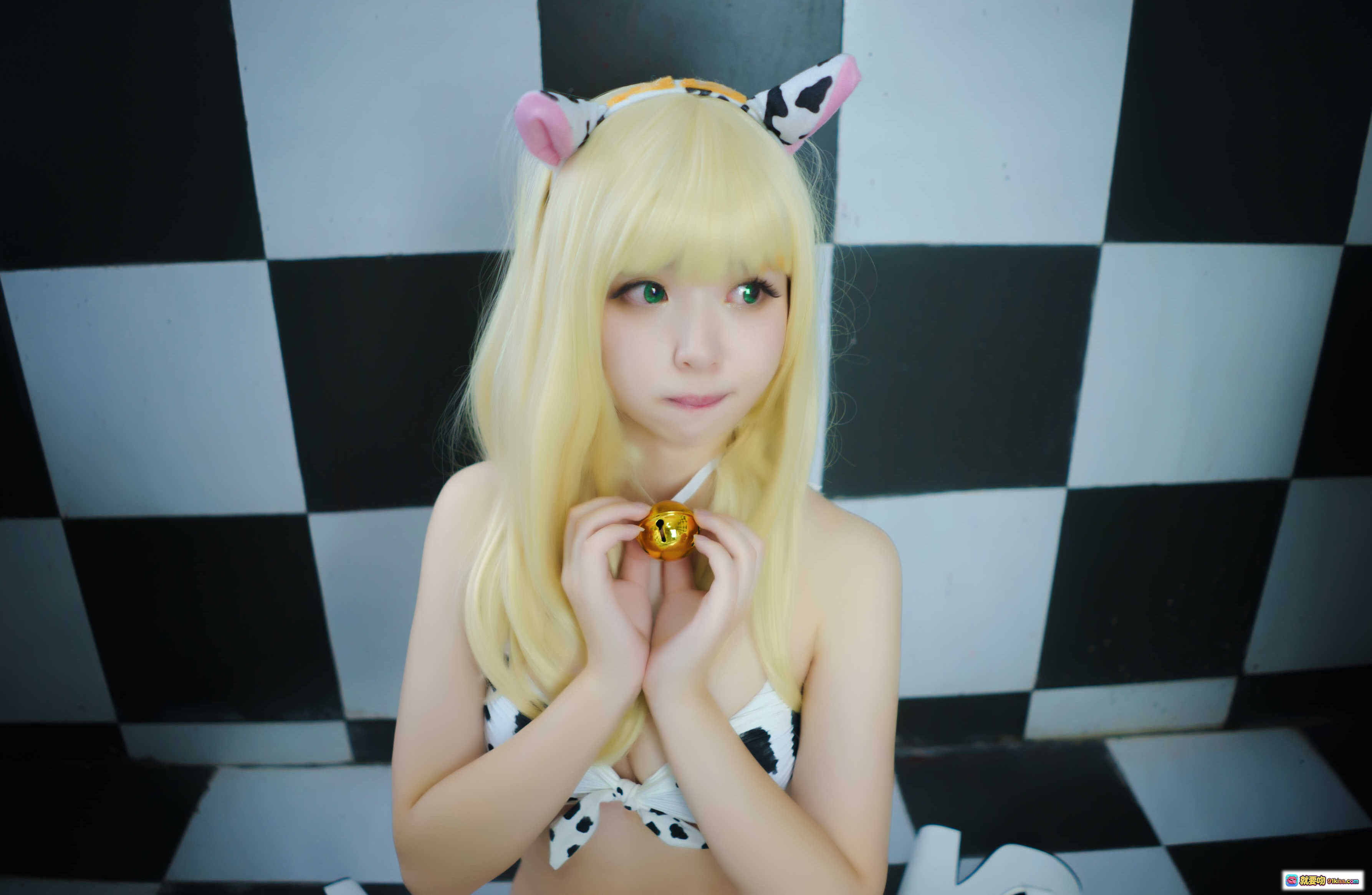 图片[3] - 闪月半NO.009柏崎星奈cosplay写真 金发牛角头饰黑白格背景性感内衣造型 - 就要吻