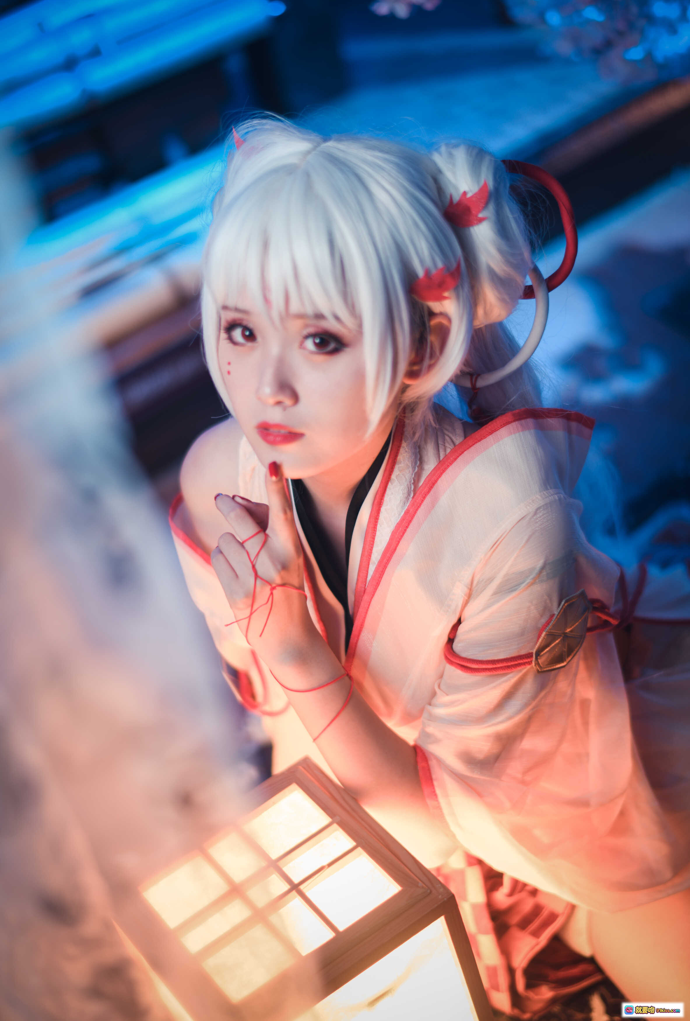 图片[10] - 秋楚楚贝法不知火Cosplay写真｜蓝白蕾丝旗袍+白丝美腿+日式和风场景｜34P高清图集 - 就要吻