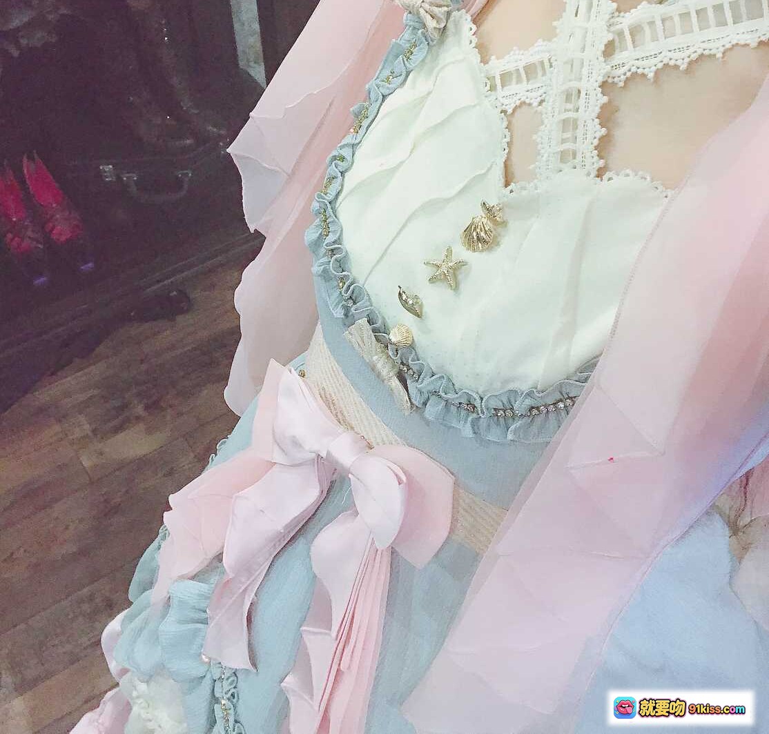 图片[8] - 陆卿卿NO.001 Lo娘写真｜粉色洛丽塔洋装+蕾丝头饰+复古宫廷风+手持花束+精致妆容+14P高清图集 - 就要吻