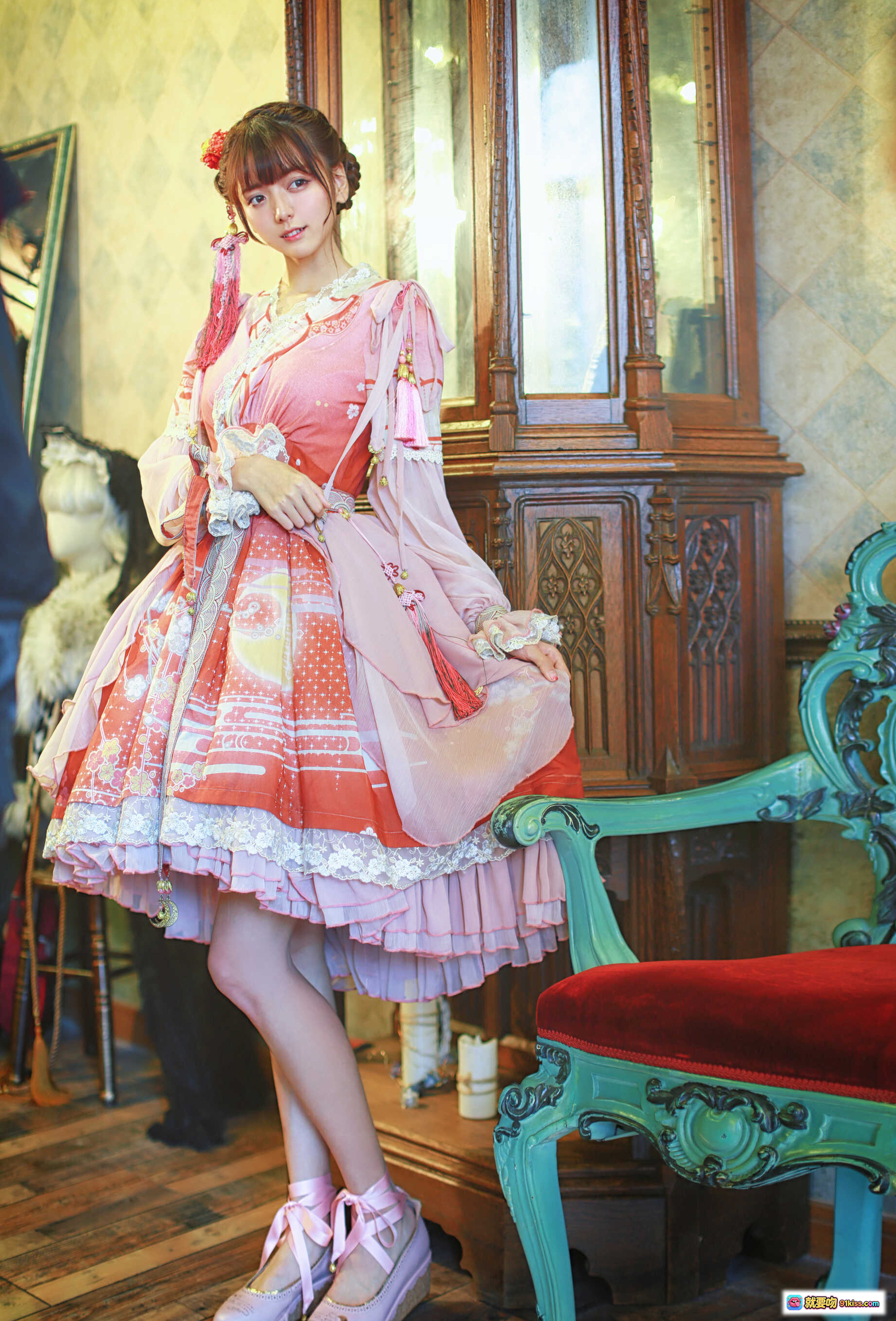 图片[10] - 陆卿卿NO.001 Lo娘写真｜粉色洛丽塔洋装+蕾丝头饰+复古宫廷风+手持花束+精致妆容+14P高清图集 - 就要吻
