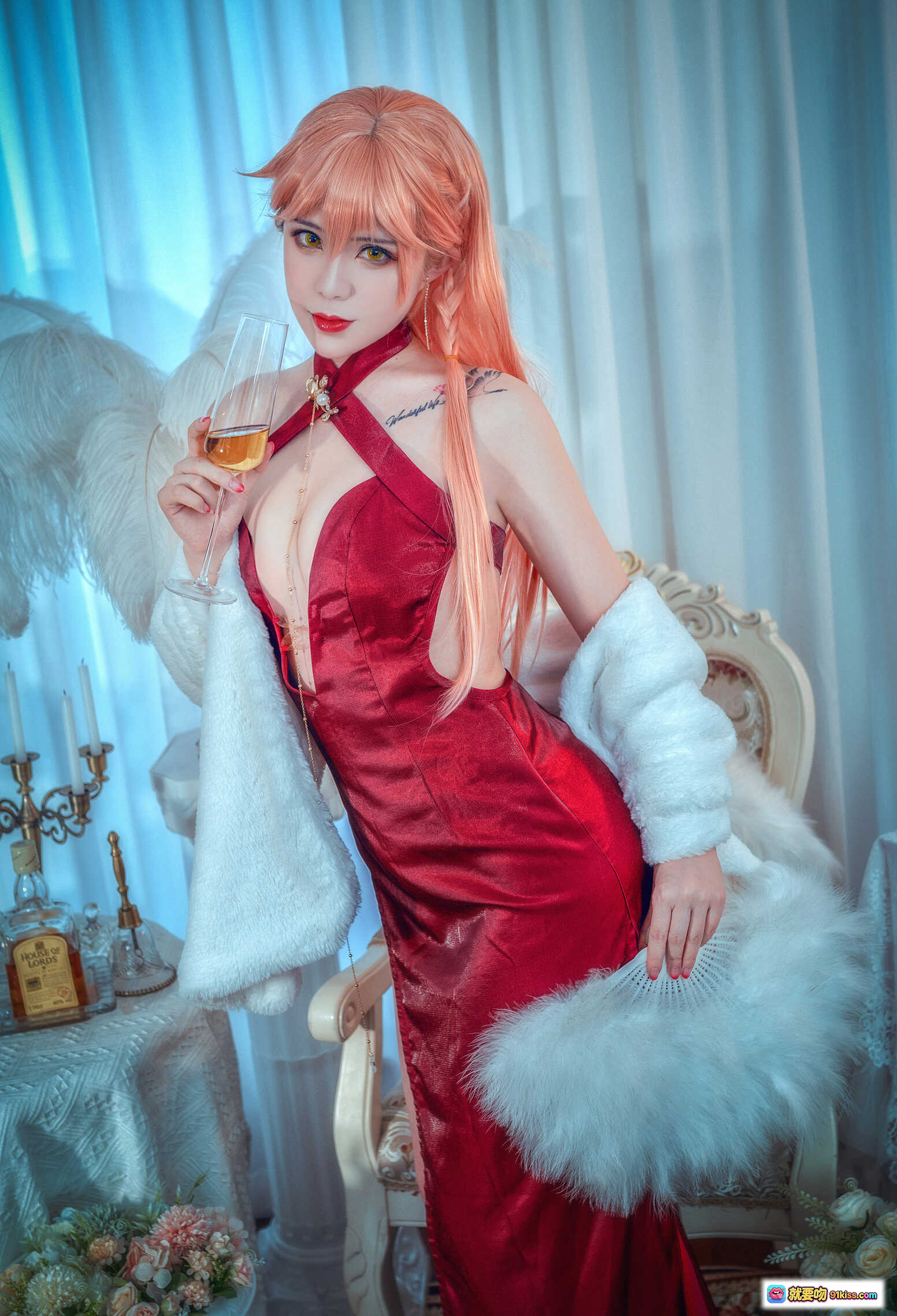 图片[9] - 羊大真人NO.008 Ots-14礼服写真｜红裙性感Cosplay｜羽毛背景奢华风｜16P高清图集 - 就要吻