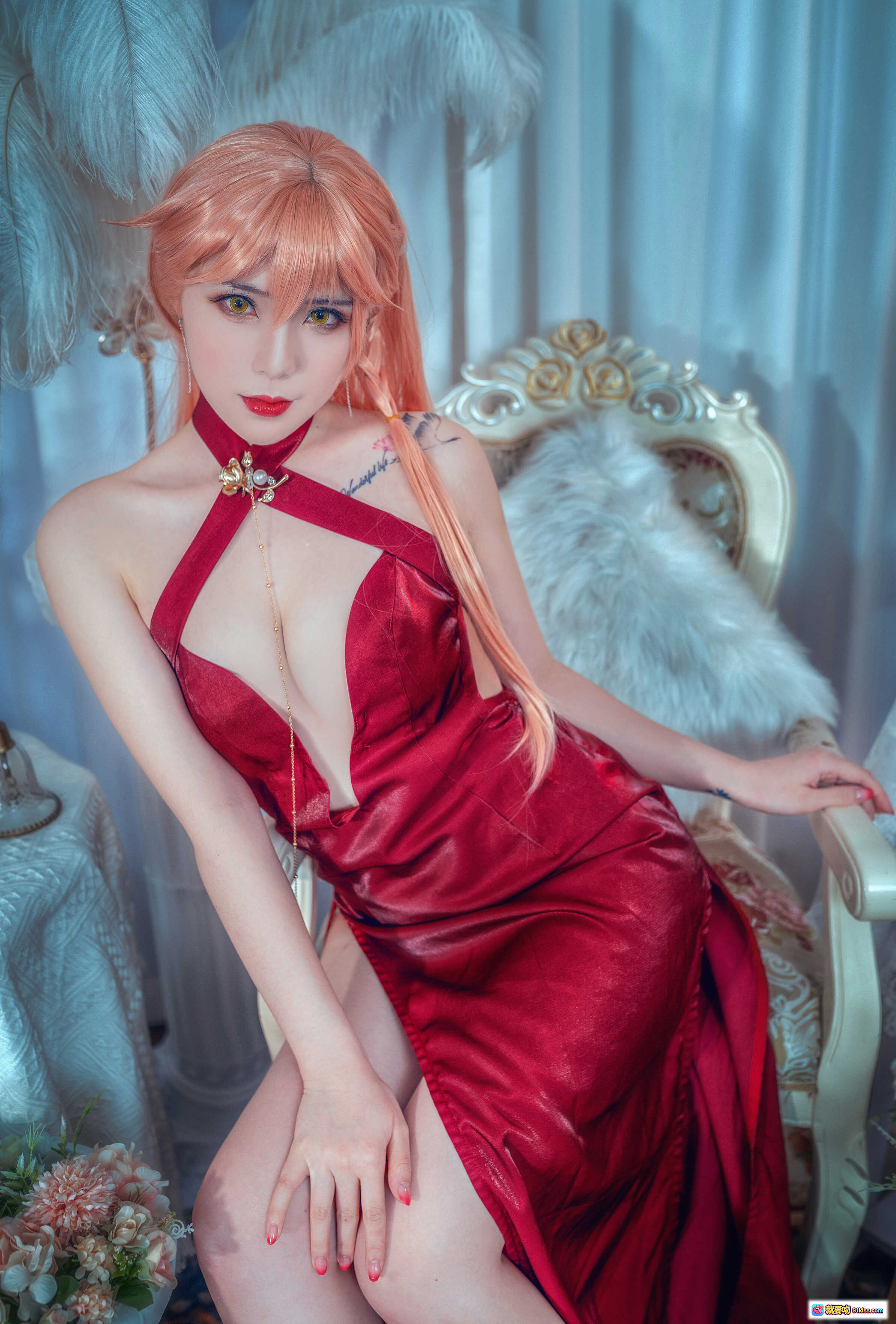 图片[5] - 羊大真人NO.008 Ots-14礼服写真｜红裙性感Cosplay｜羽毛背景奢华风｜16P高清图集 - 就要吻