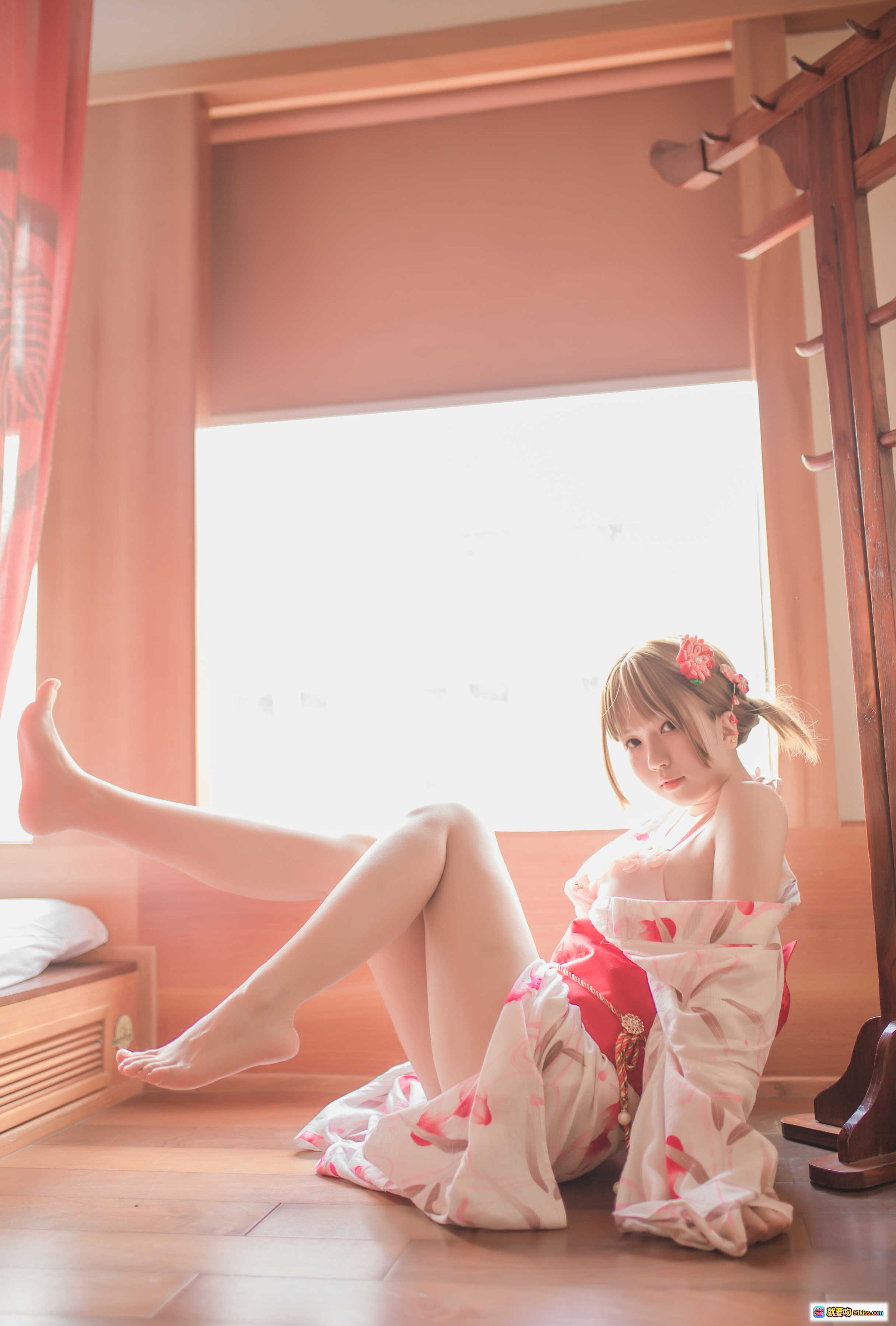 图片[4] - Yoko宅夏NO.008妹汤物语和服写真｜日系少女黄泳衣+红白樱花浴衣｜窗边坐姿美腿特写｜53P高清图集 - 就要吻
