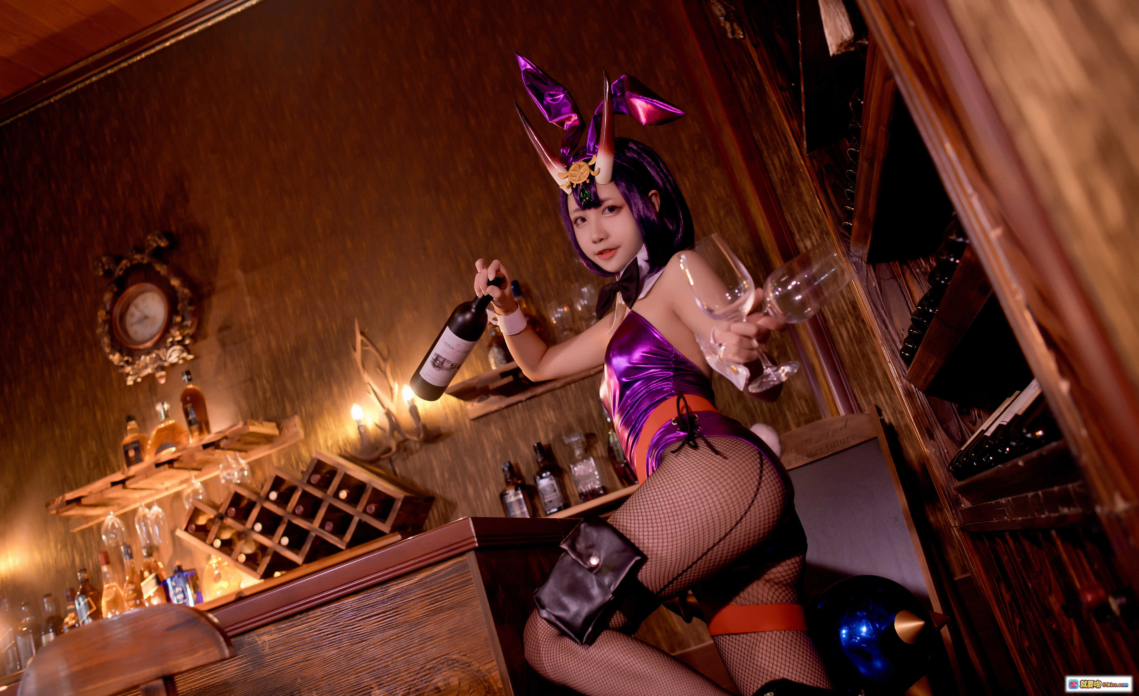 图片[5] - 蓝小沂KiKi酒吞童子Cosplay紫发兔耳装酒吧场景性感背影写真9P高清图集 - 就要吻