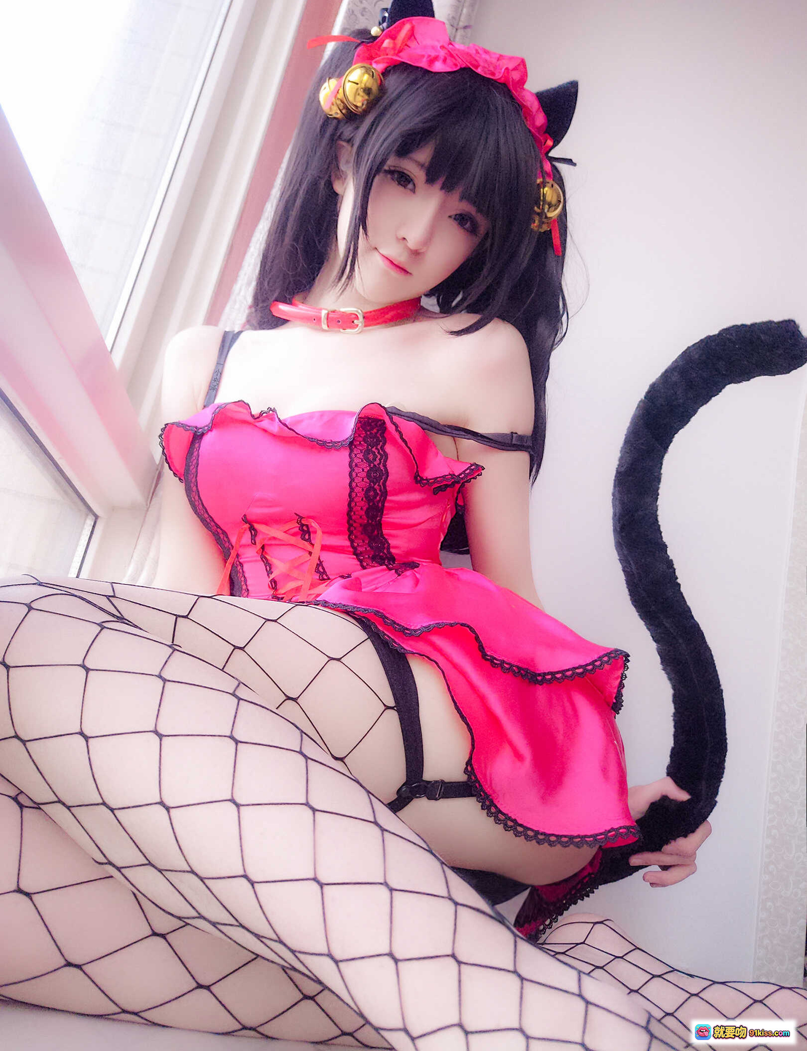 图片[2] - 一小央泽NO.024狂三cosplay 粉色蕾丝吊带裙 黑色渔网袜 猫耳发饰 性感写真 18P高清图集 - 就要吻