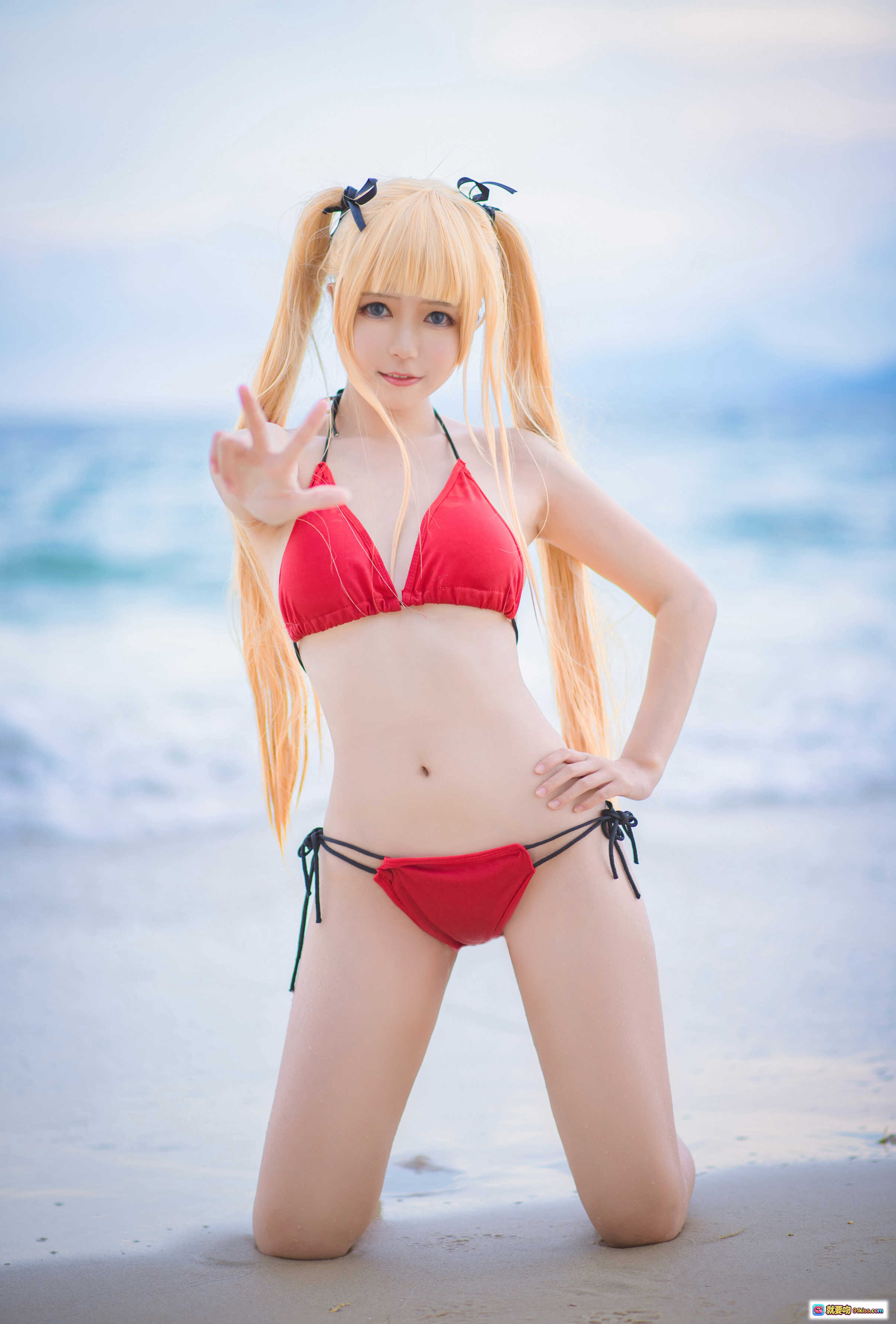 图片[9] - B站萌妹子白金saki海边泳装写真 27P高清条纹比基尼沙滩坐姿美拍 - 就要吻