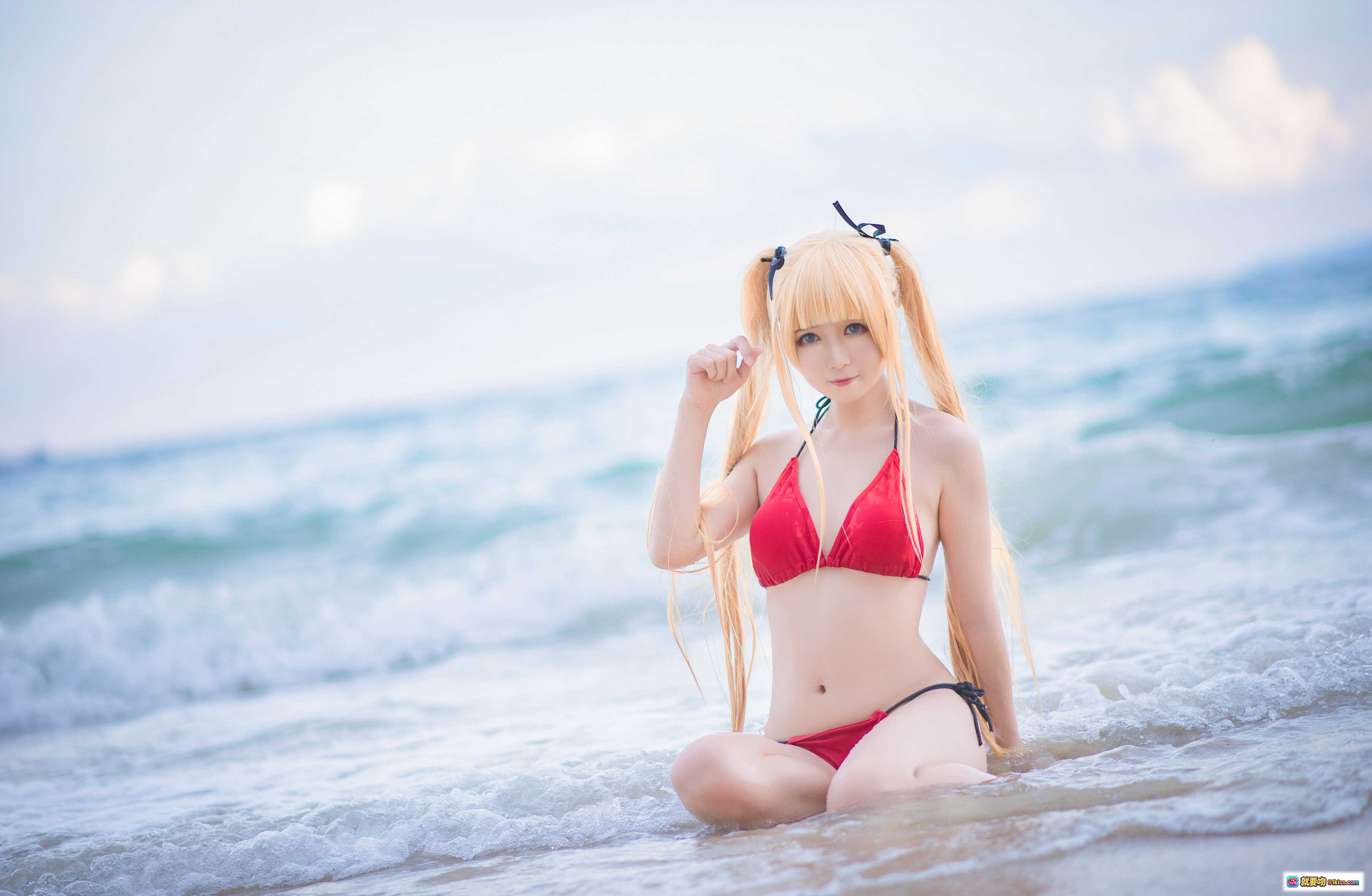 图片[5] - B站萌妹子白金saki海边泳装写真 27P高清条纹比基尼沙滩坐姿美拍 - 就要吻
