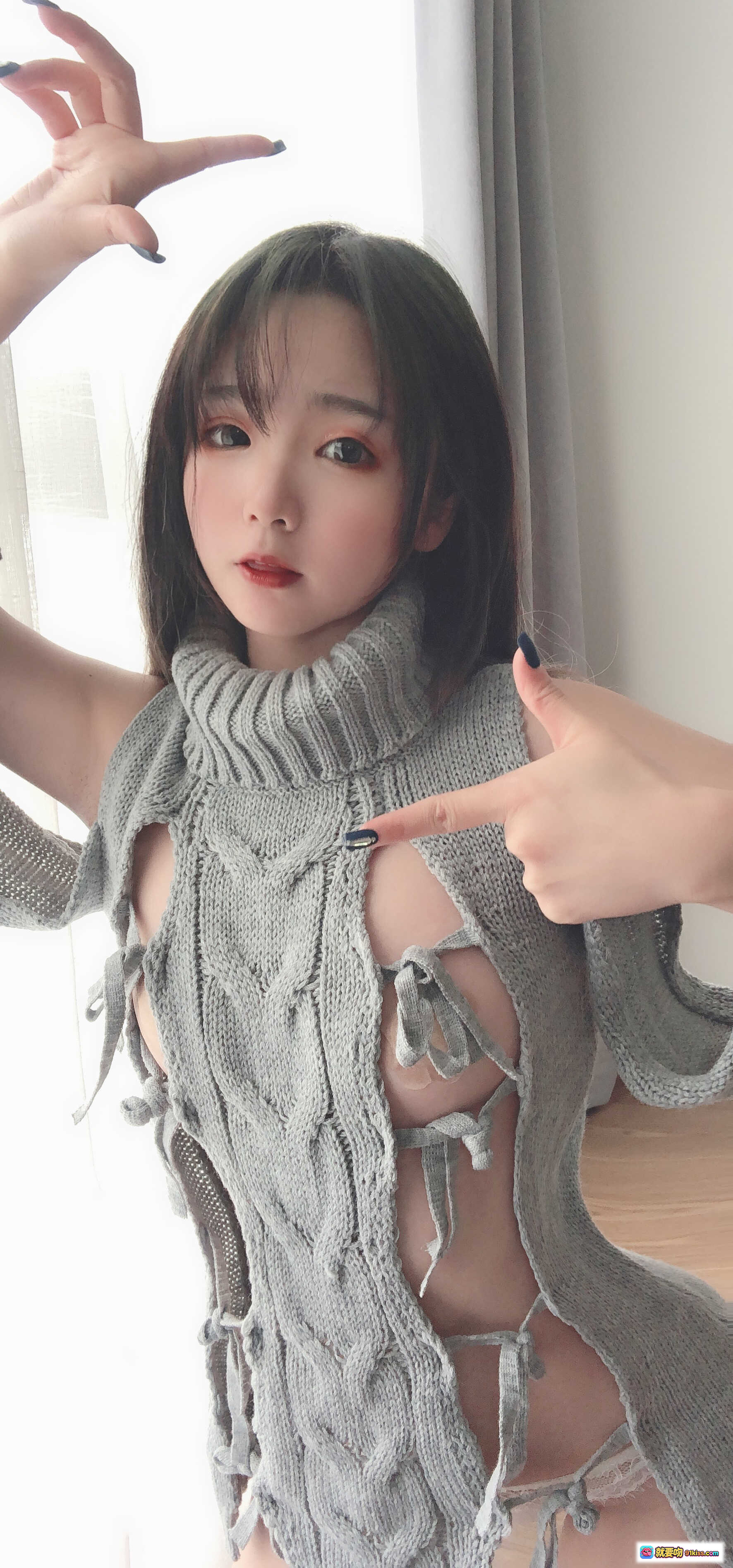 图片[7] - 青水NO.002 73毛衣穿搭写真 | 高领镂空针织衫 | 性感系带设计 | 黑甲美少女 | 室内私房风 | 14P高清图集 - 就要吻