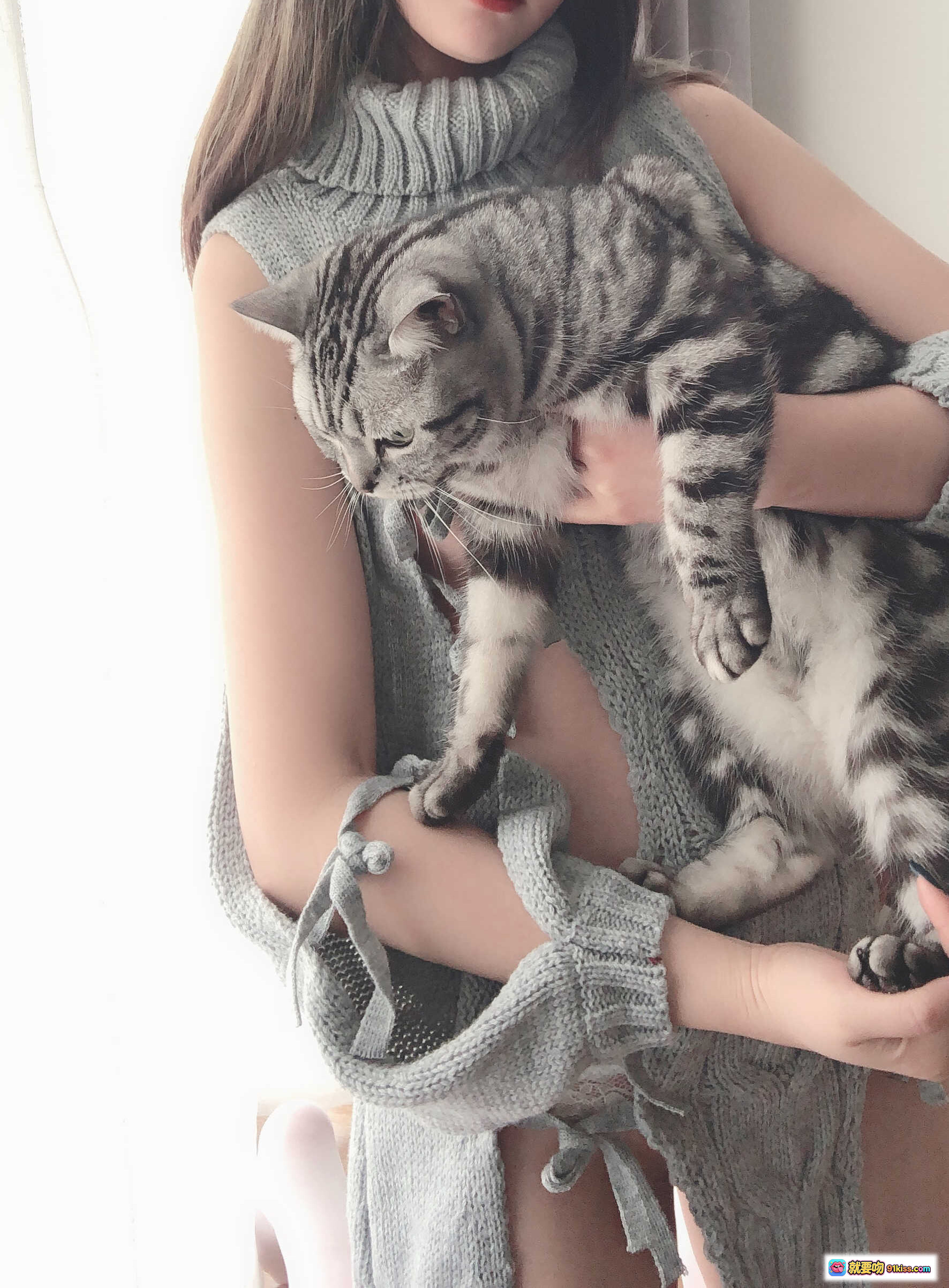 图片[8] - 青水NO.002 73毛衣穿搭写真 | 高领镂空针织衫 | 性感系带设计 | 黑甲美少女 | 室内私房风 | 14P高清图集 - 就要吻