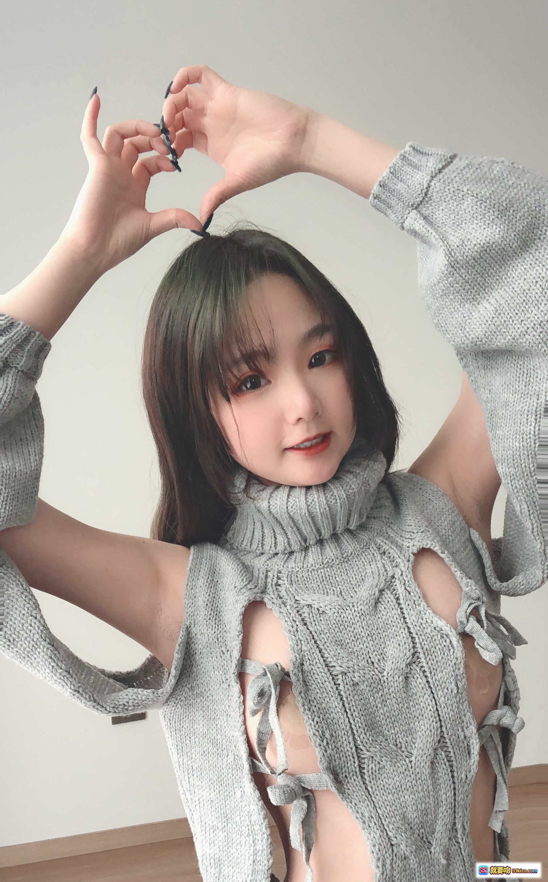 图片[6] - 青水NO.002 73毛衣穿搭写真 | 高领镂空针织衫 | 性感系带设计 | 黑甲美少女 | 室内私房风 | 14P高清图集 - 就要吻