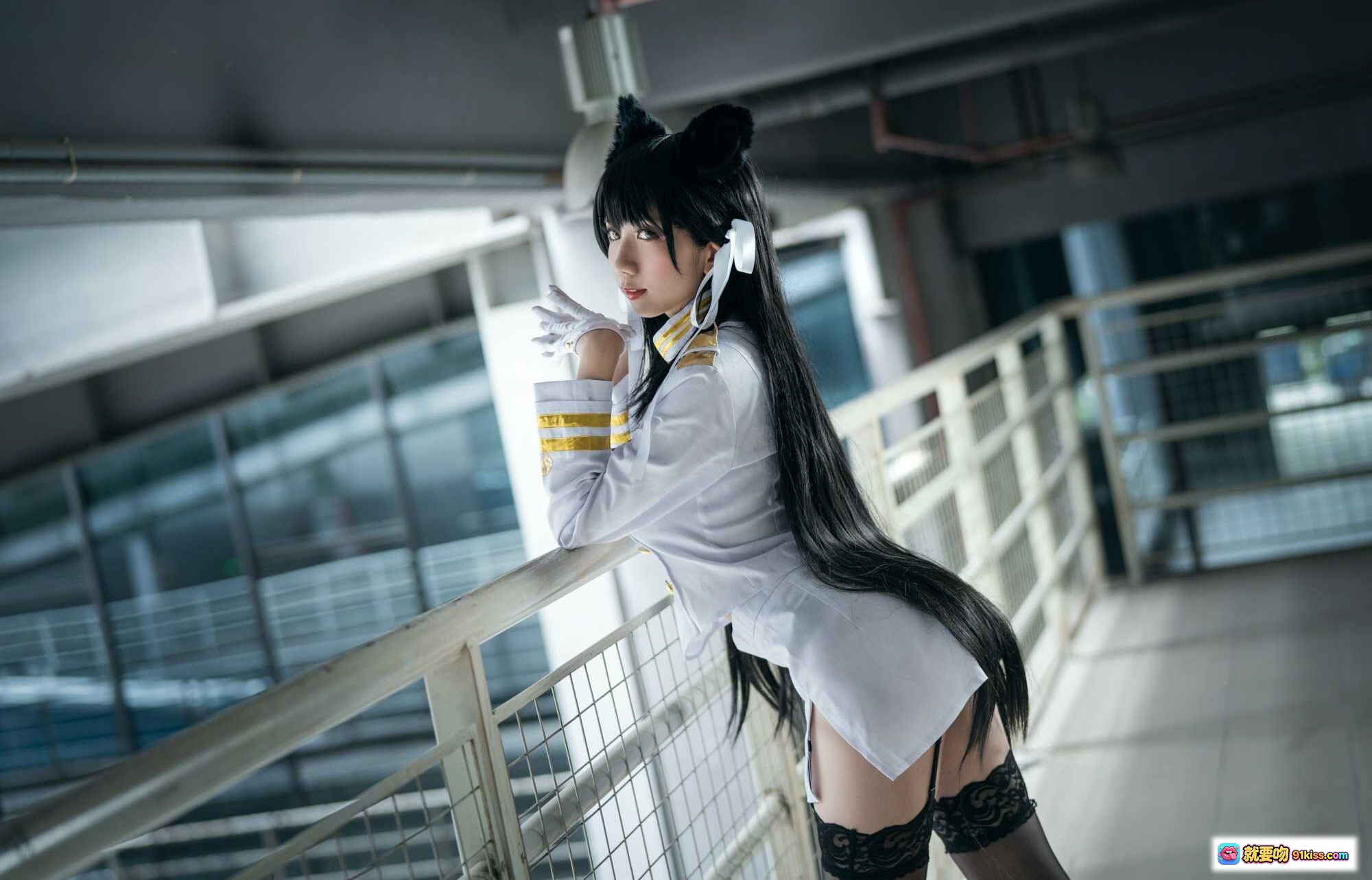 图片[8] - 迷失人形NO.006犬Cosplay写真｜白制服猫耳少女持刀剑黑丝蕾丝袜室内拍摄 - 就要吻