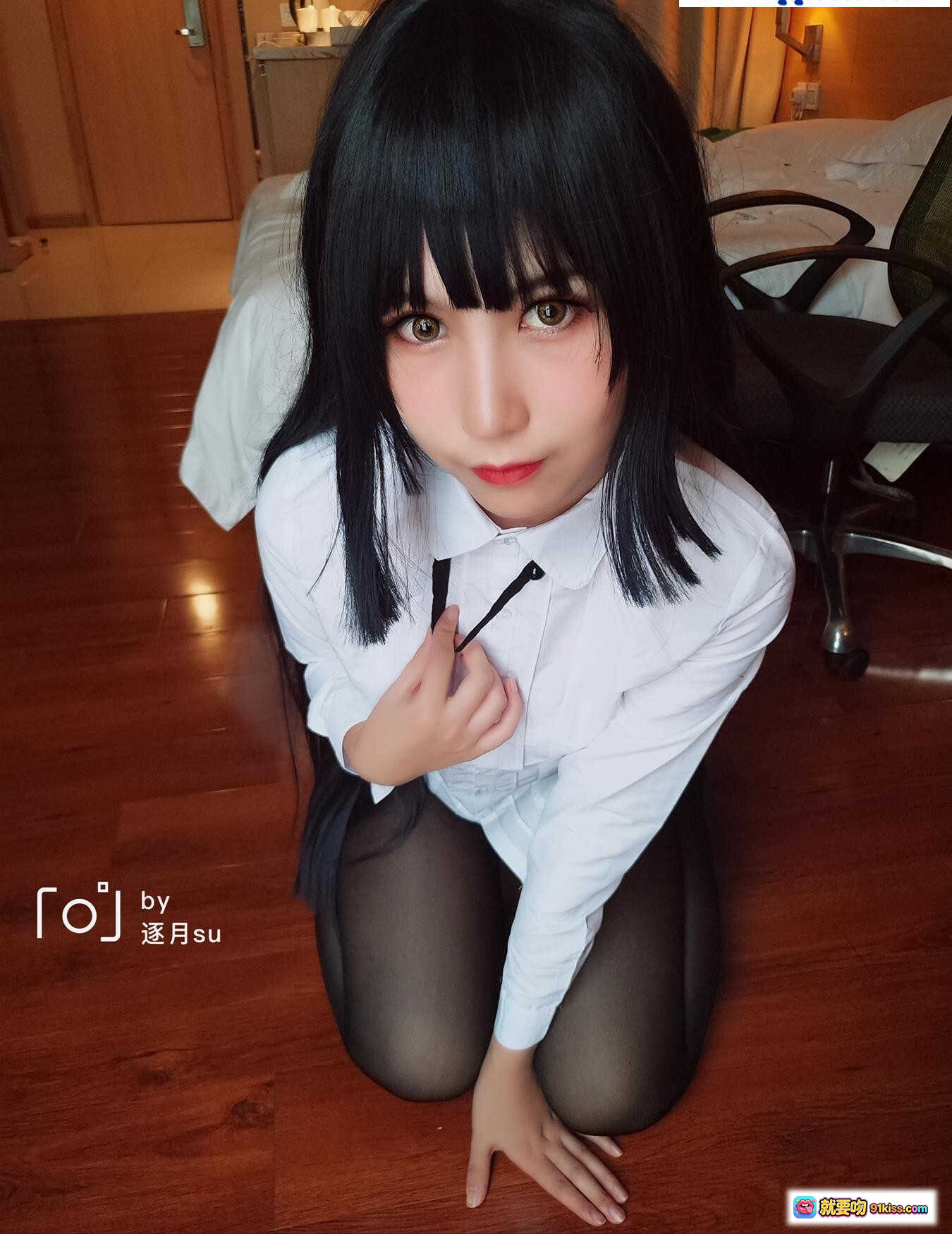 图片[6] - 逐月SU梦子Cosplay写真 | 红黑校服+黑长直+格裙+黑丝 | NO.018室内私房美图 - 就要吻